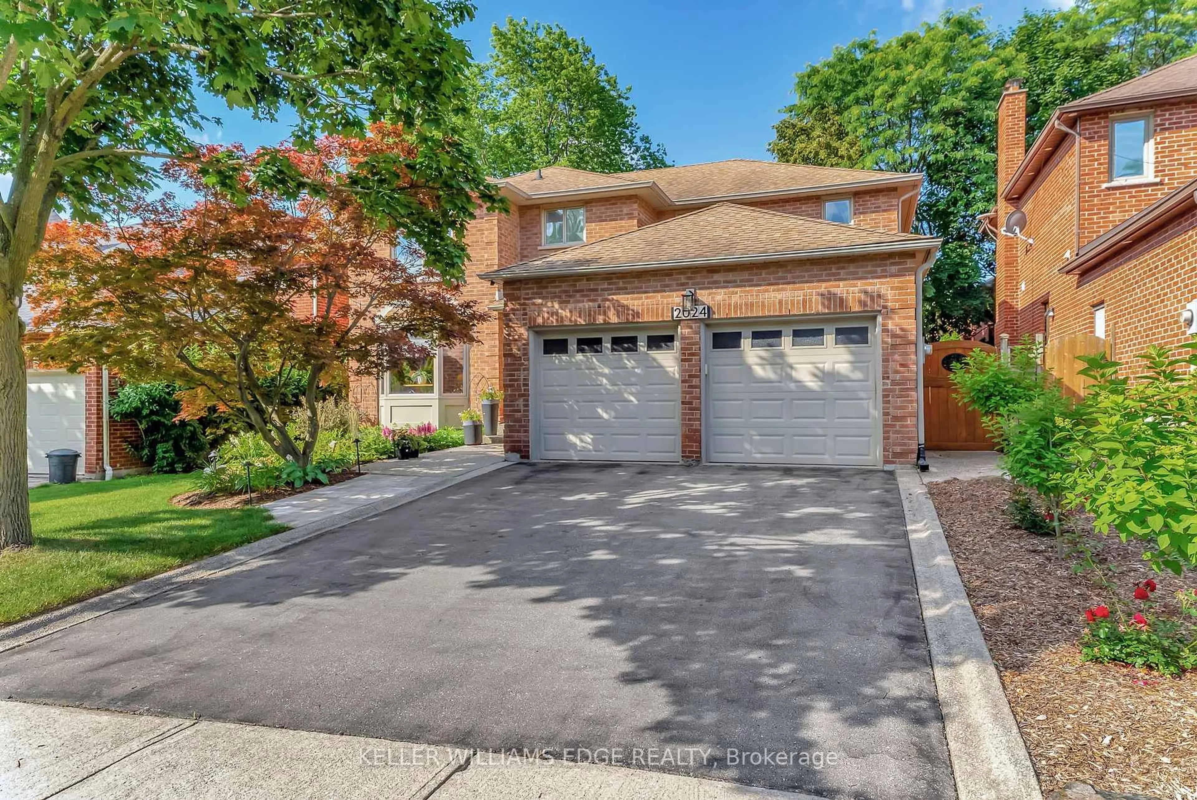 Home with brick exterior material, street for 2024 Markle Dr, Oakville Ontario L6H 3T3