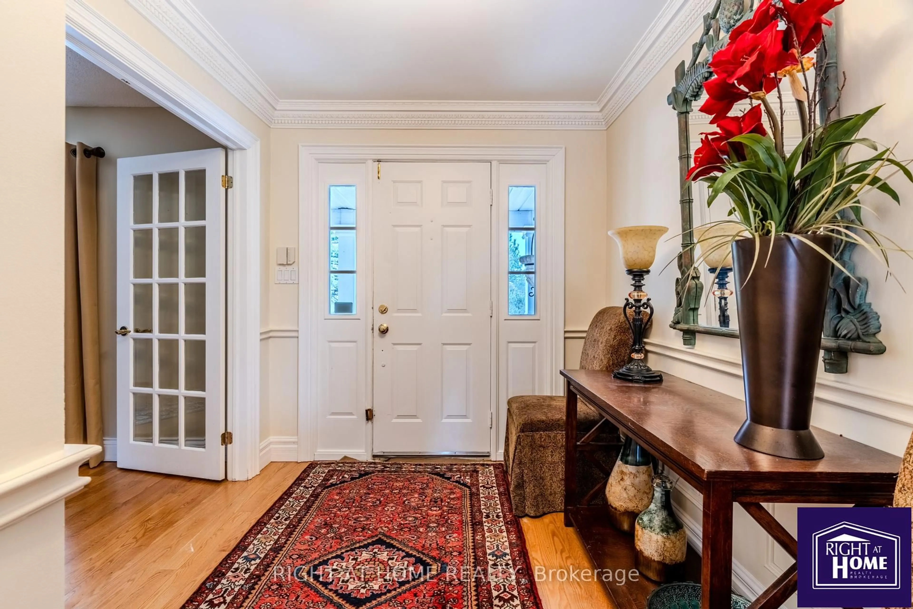 Indoor entryway for 15380 Centreville Creek Rd, Caledon Ontario L0N 1E0