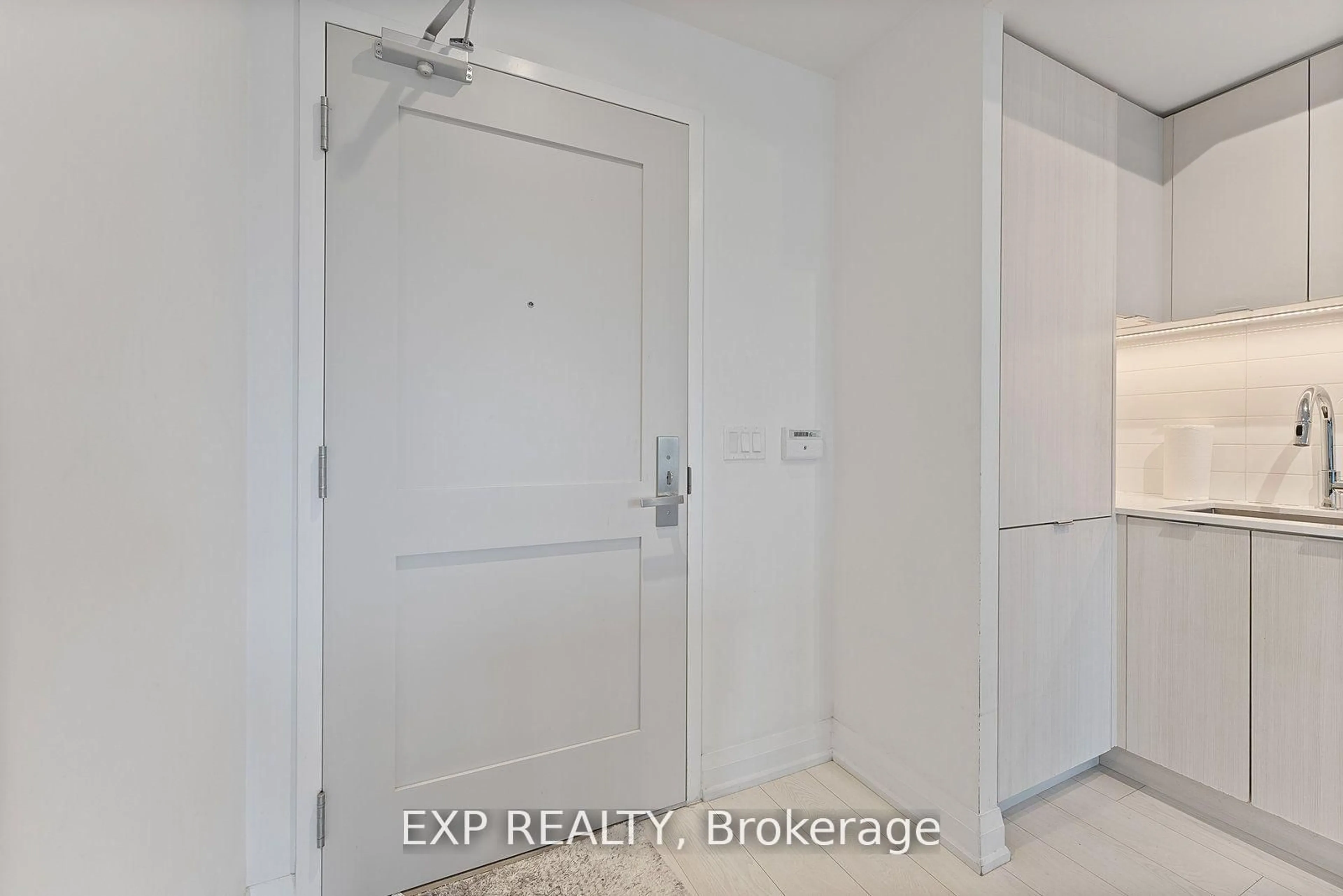 Indoor entryway for 26 Gibbs Rd #630, Toronto Ontario M9B 0E3