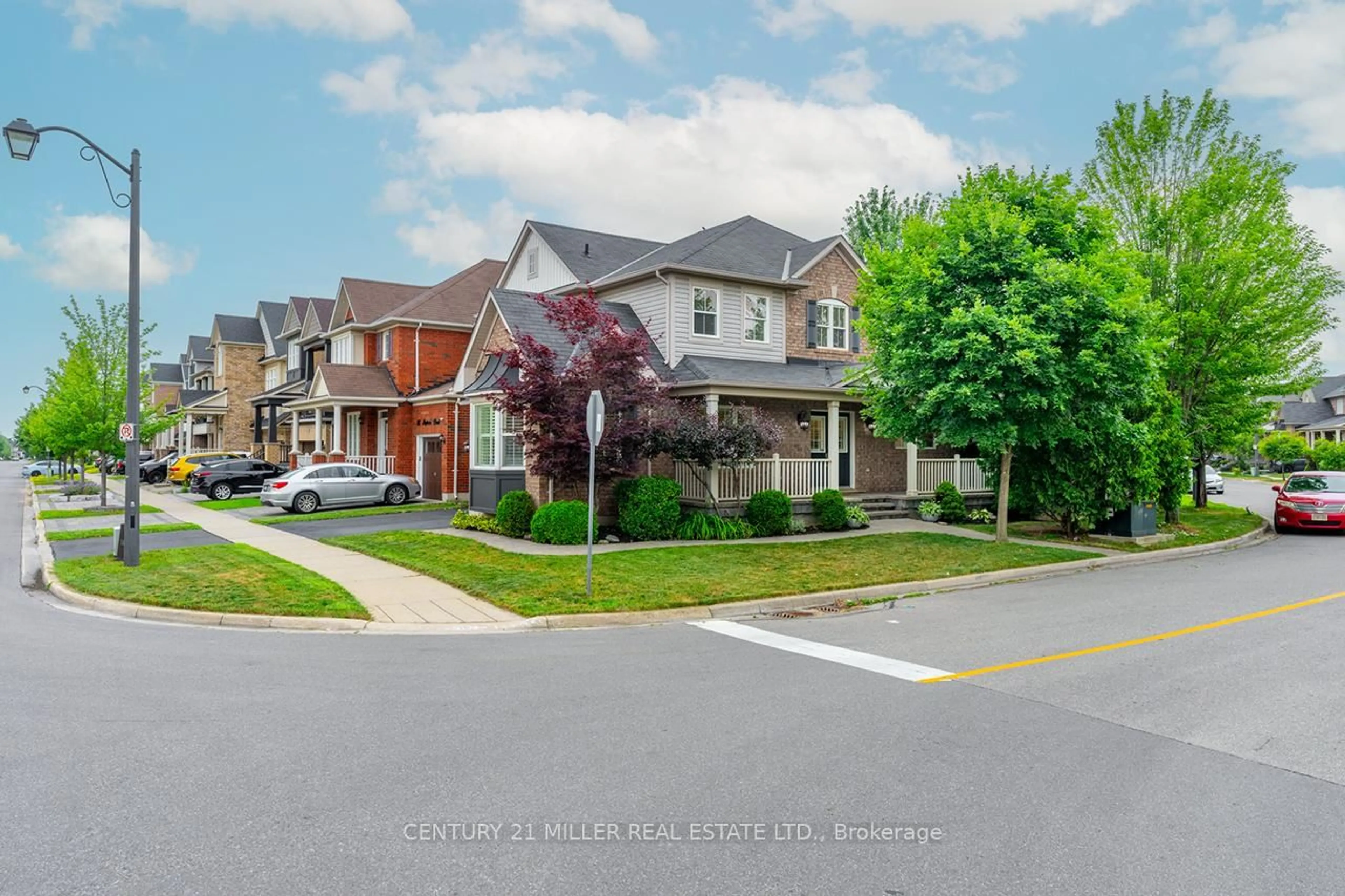 A pic from outside/outdoor area/front of a property/back of a property/a pic from drone, street for 849 Hepburn Rd, Milton Ontario L9T 0K9