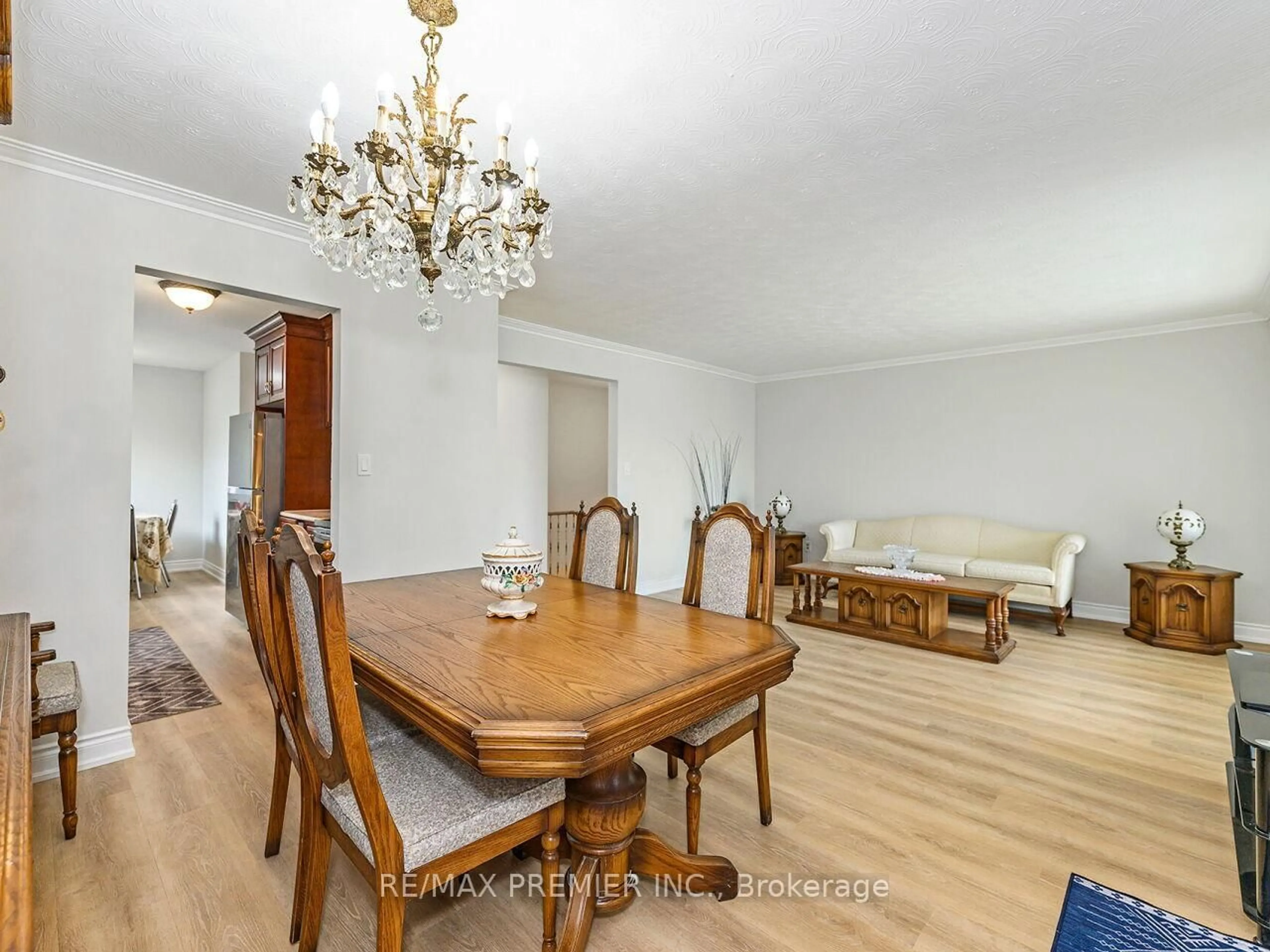 Dining room, wood/laminate floor for 83 Spenvalley Dr, Toronto Ontario M3L 1Z2