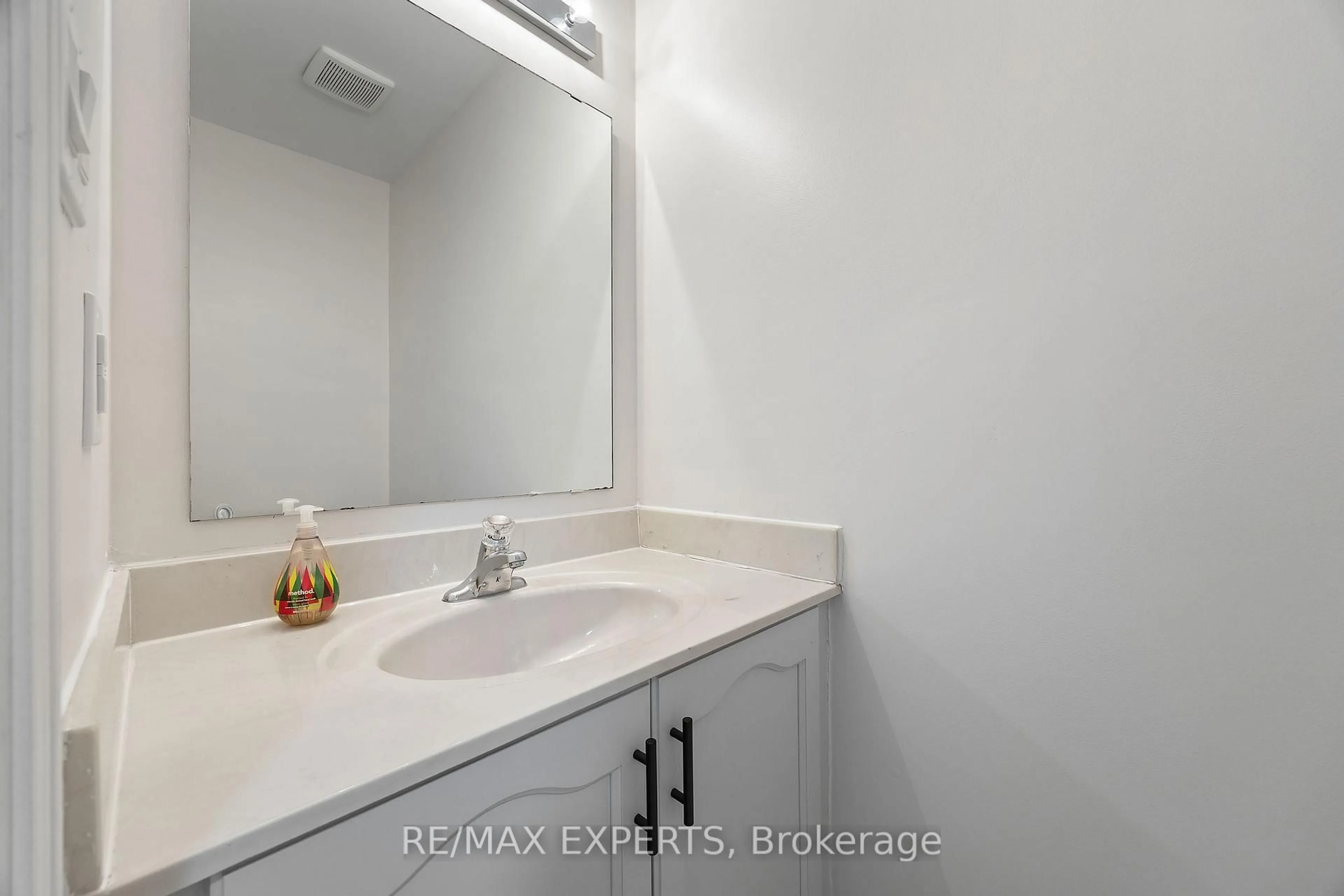 A pic of a room for 35 Malta Ave #30, Brampton Ontario L6Y 5B4