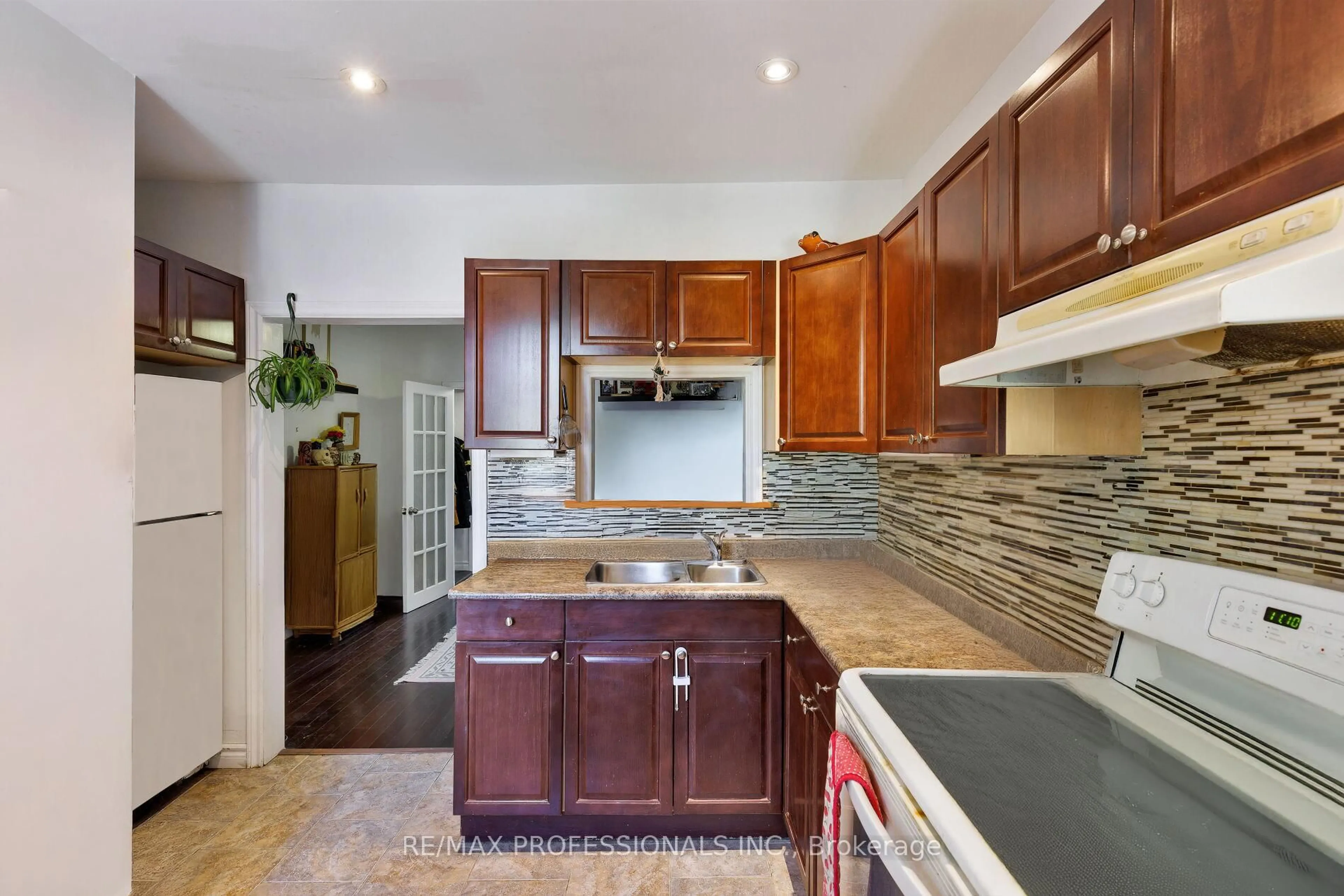 Open concept kitchen, ceramic/tile floor for 176 Symington Ave, Toronto Ontario M6P 3W6