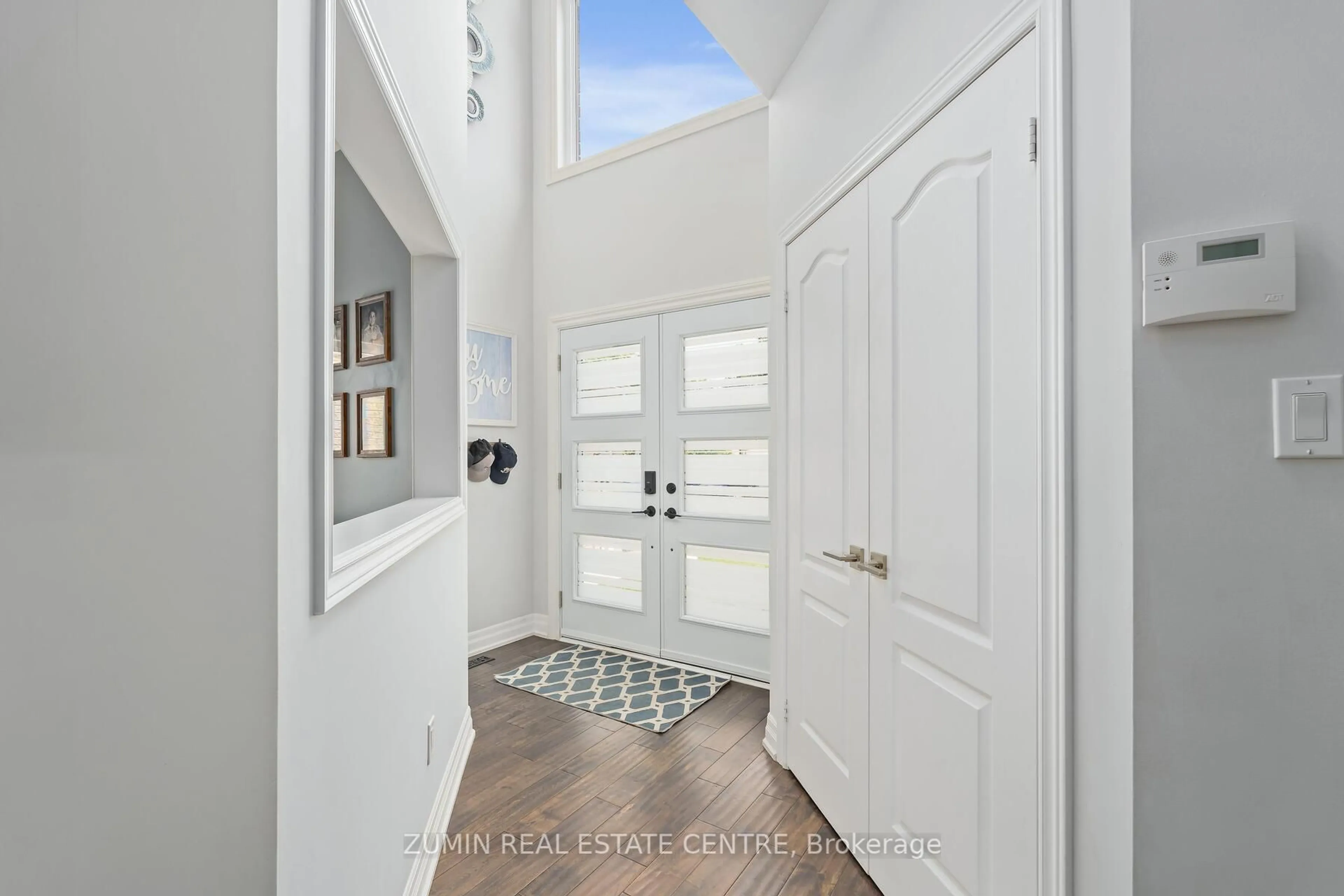 Indoor entryway for 29 Early St, Halton Hills Ontario L7G 5T6