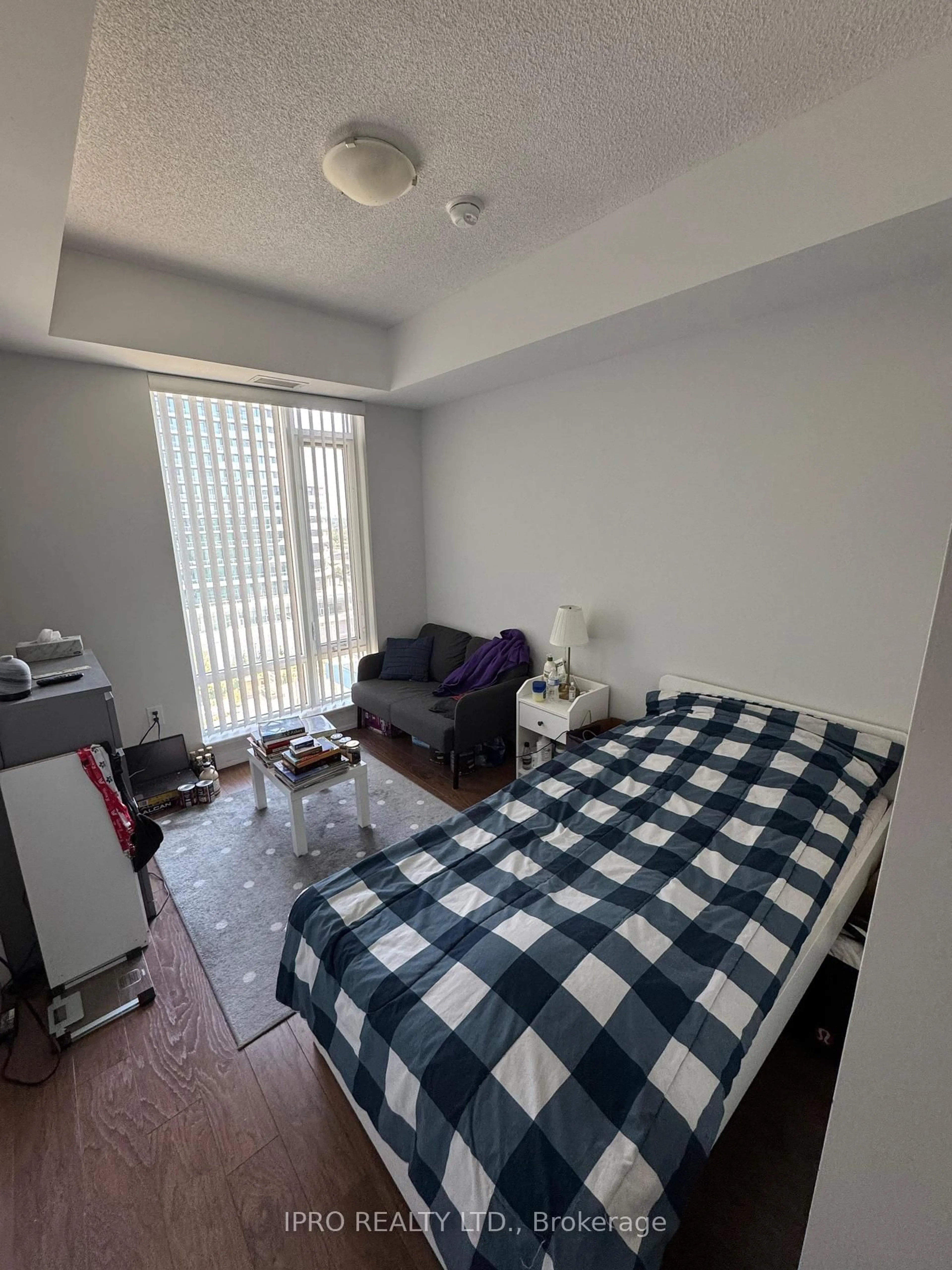 A pic of a room for 2560 Eglinton Ave #911, Mississauga Ontario L5M 0Y3