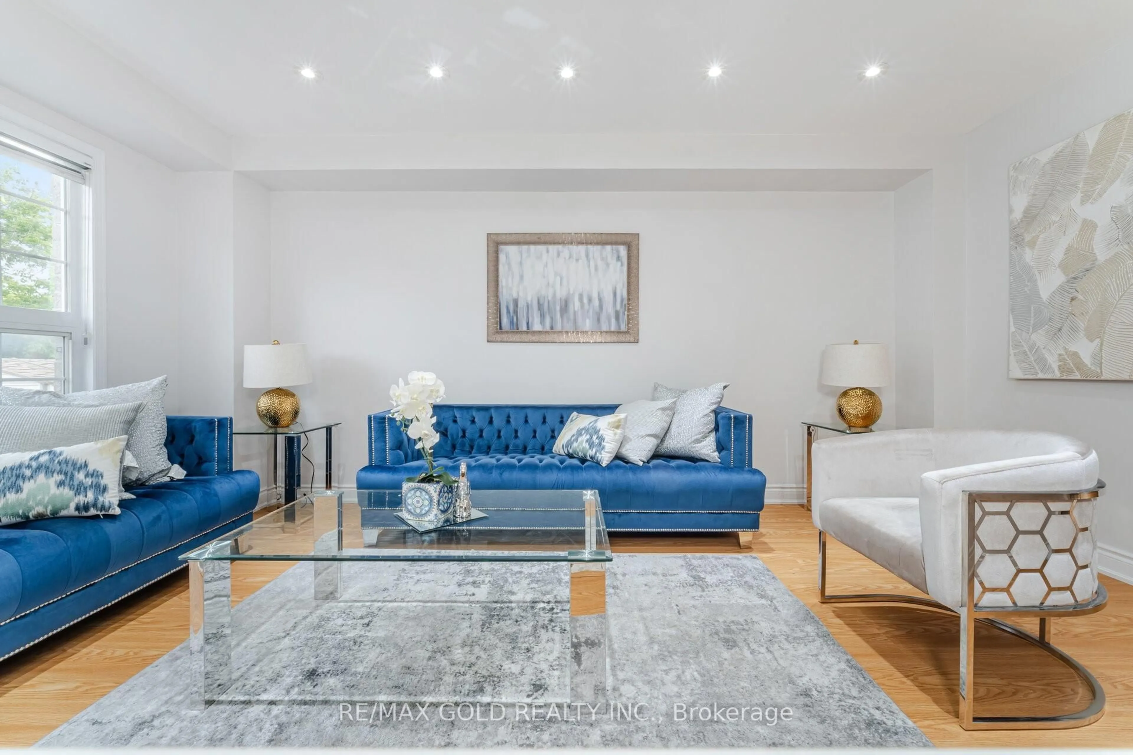 Living room with furniture, unknown for 44 Amethyst Circ, Brampton Ontario L6P 0Z3