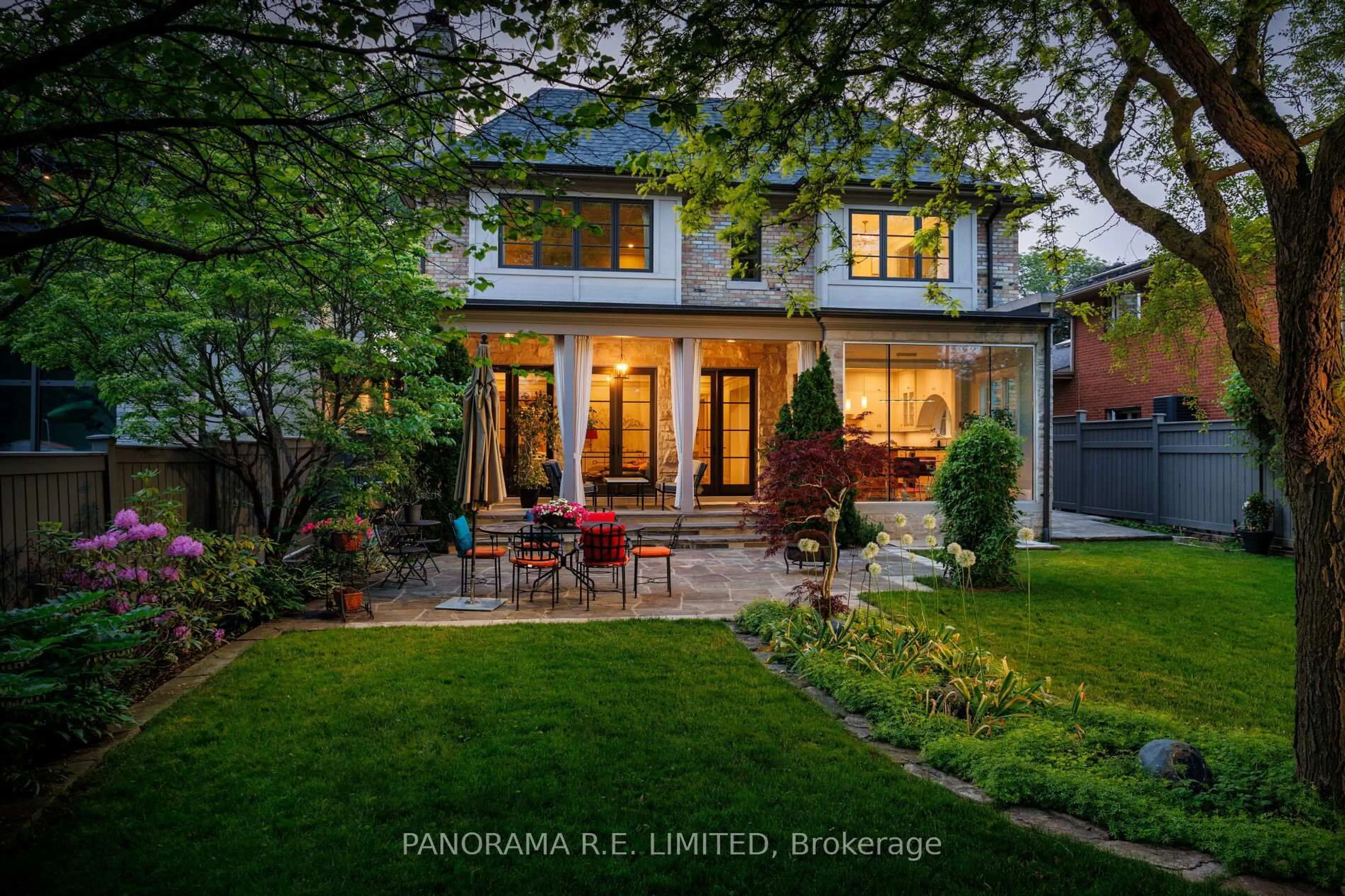 Unknown for 19 Graystone Gdns, Toronto Ontario M8Z 3C2