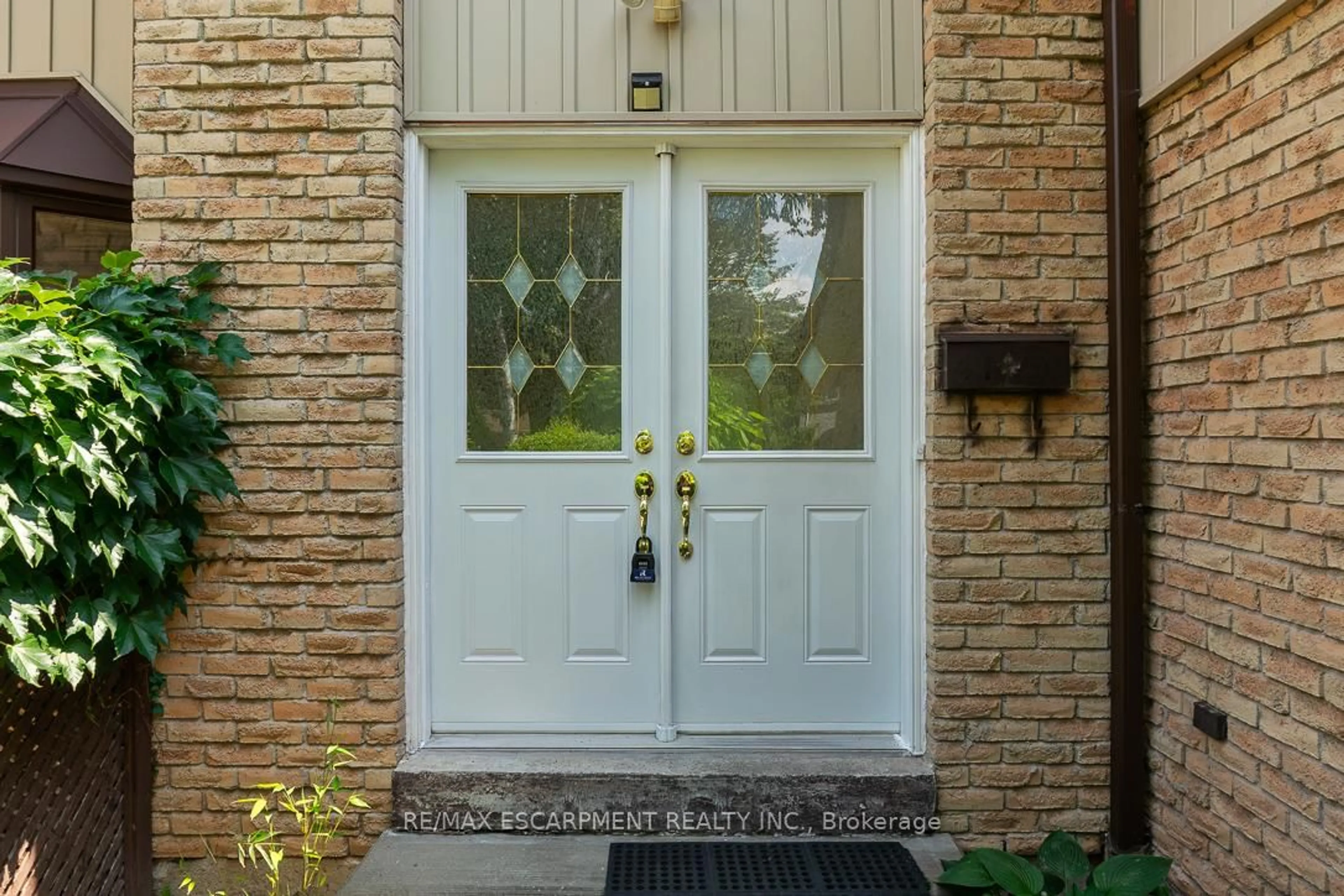 Indoor entryway for 4150 Jefton Cres, Mississauga Ontario L5L 1Z3