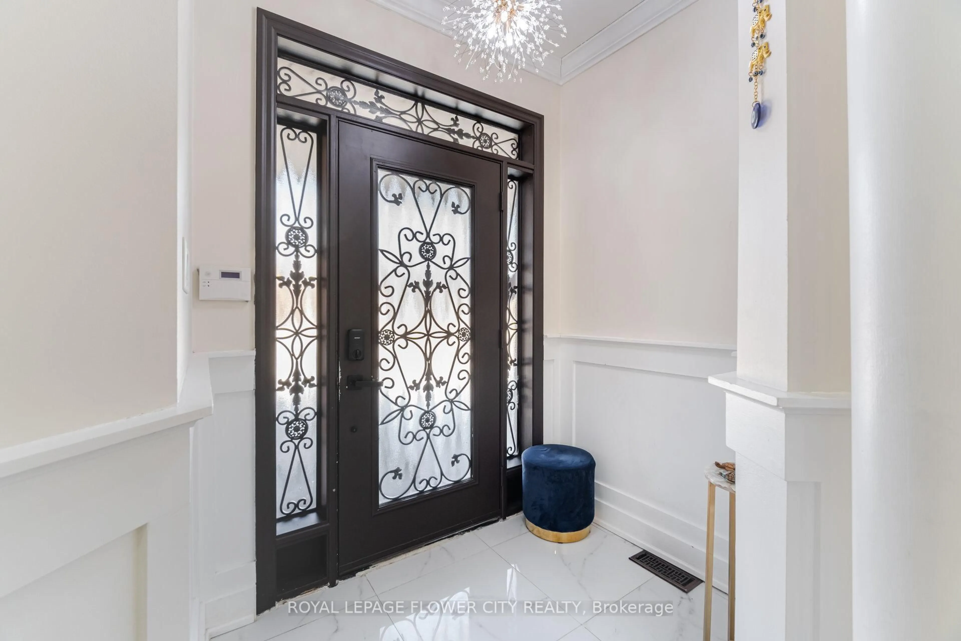Indoor entryway for 14432 Danby Rd, Halton Hills Ontario L7G 6M3