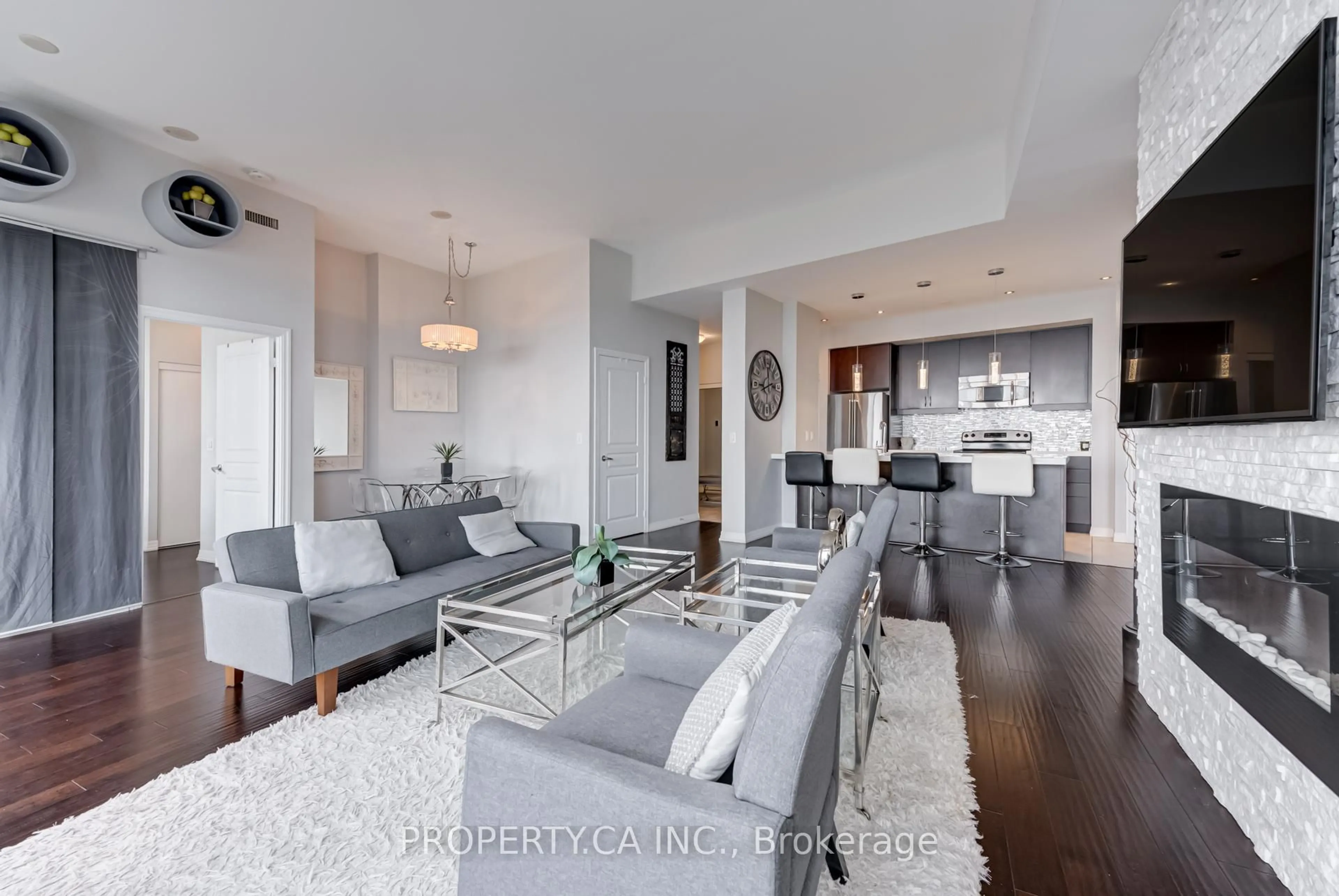 Living room with furniture, unknown for 223 Webb Dr #PH3504, Mississauga Ontario L5B 0E8