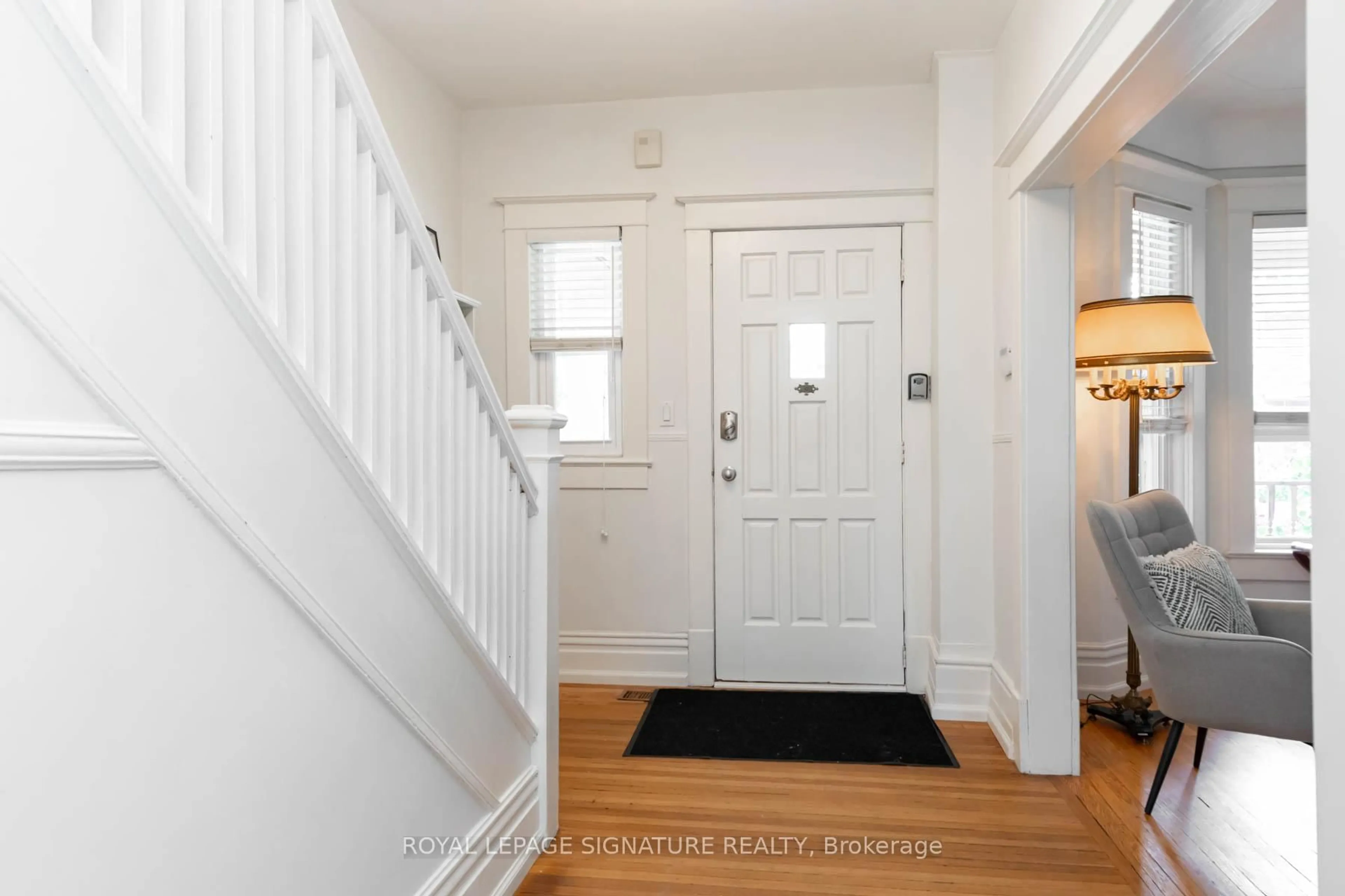 Indoor entryway for 130 St. Johns Rd, Toronto Ontario M6P 1T9