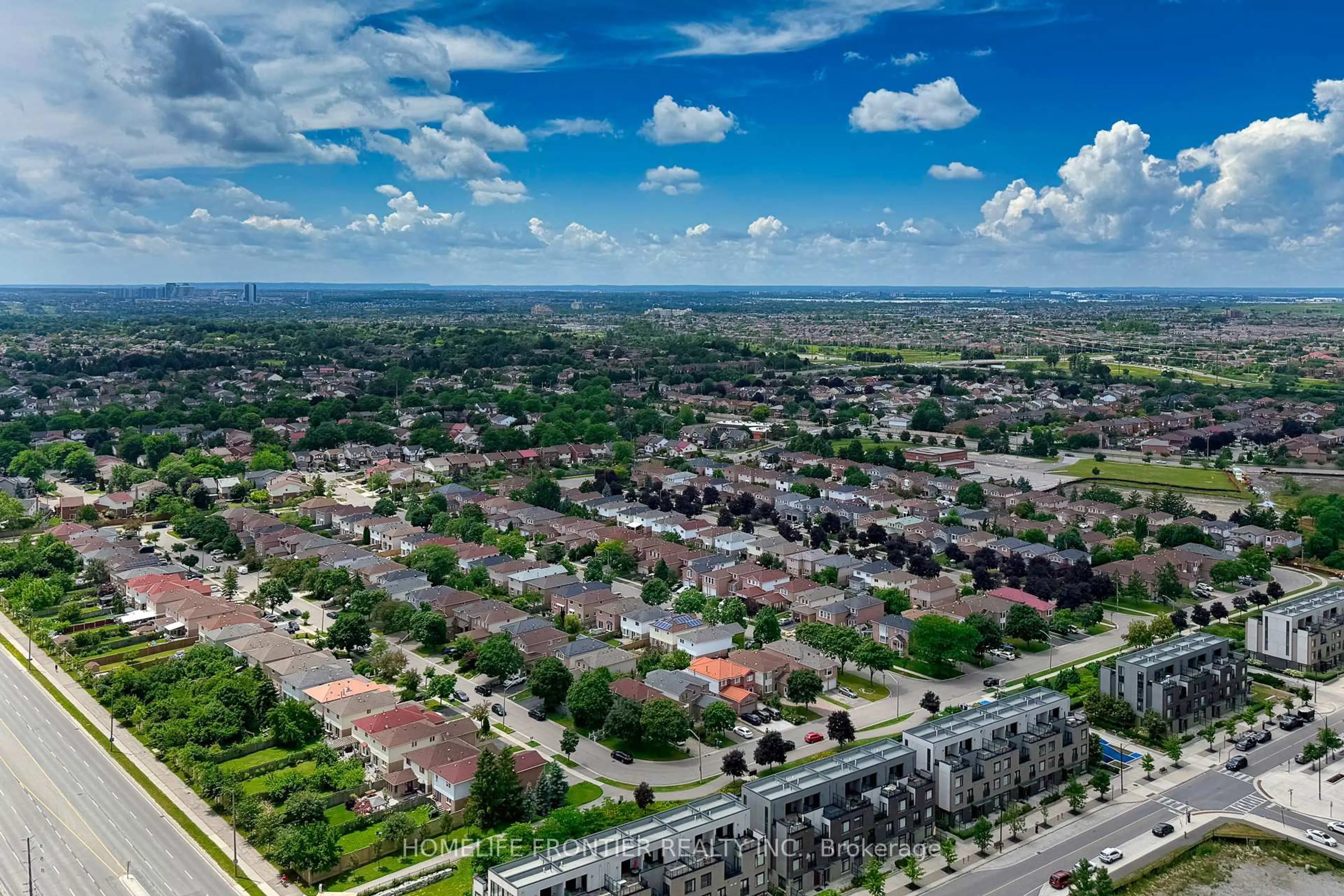 A pic from outside/outdoor area/front of a property/back of a property/a pic from drone, street for 3900 Confederation Pkwy #2807, Mississauga Ontario L5B 0M3