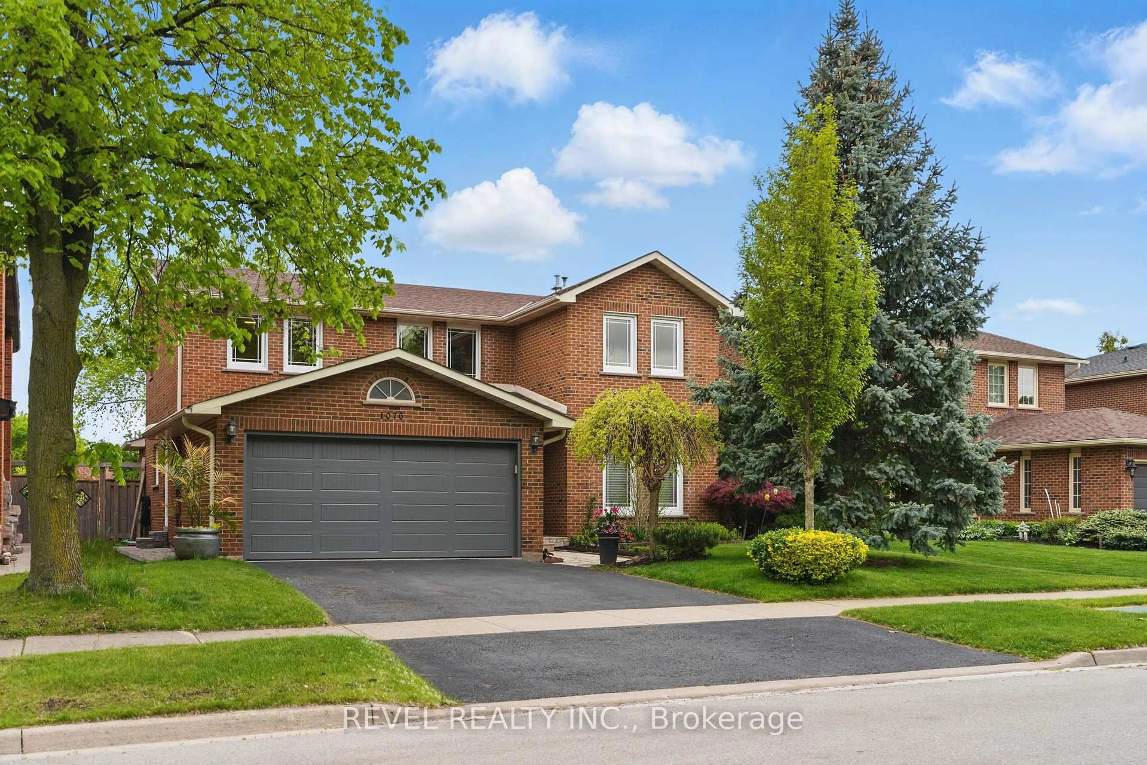 Home with brick exterior material, street for 1076 Roxborough Dr, Oakville Ontario L6M 1E3