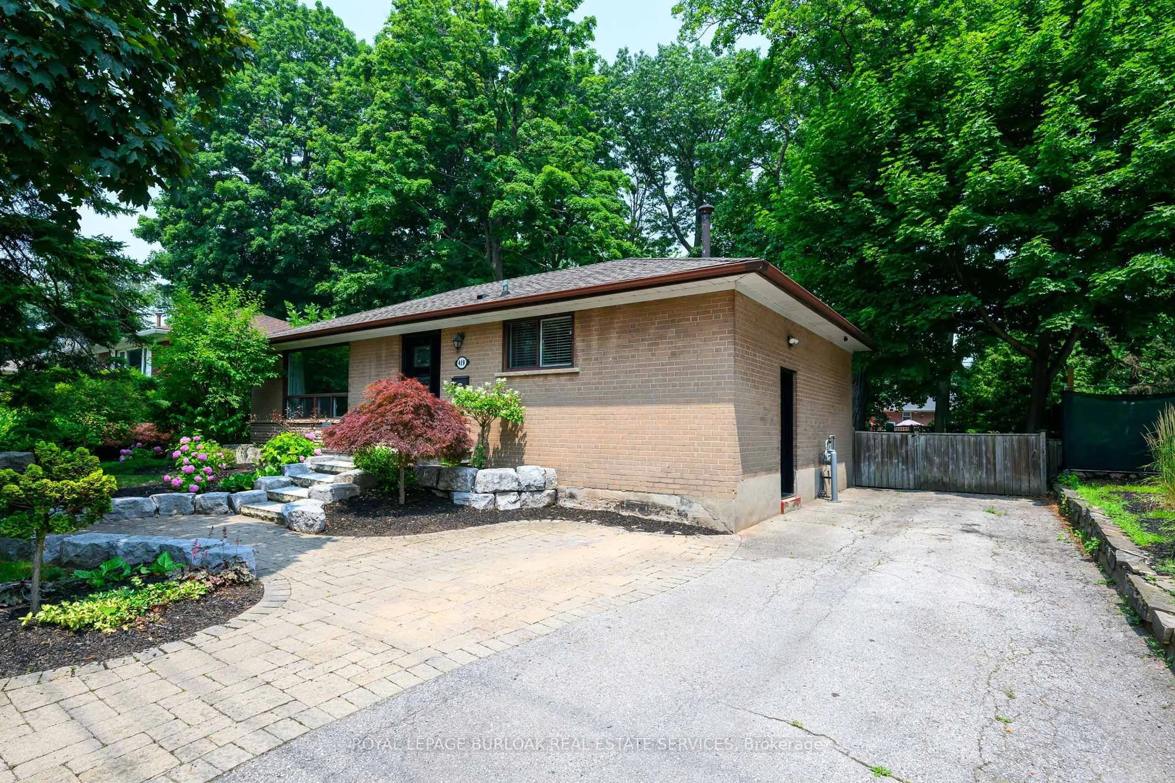 Unknown for 419 Hampton Heath Rd, Burlington Ontario L7L 4R3