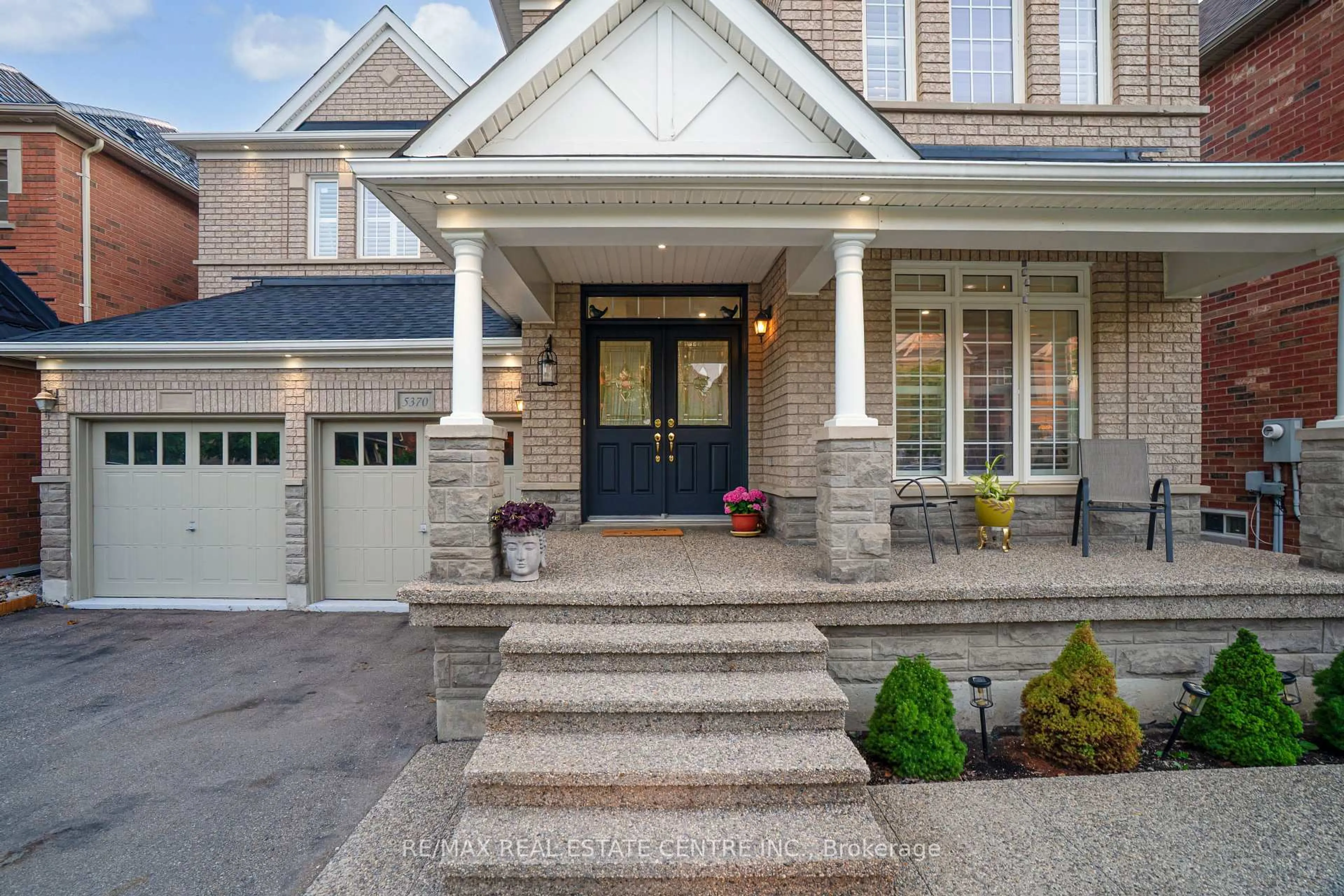Home with brick exterior material, street for 5370 Mallory Rd, Mississauga Ontario L5M 0J3