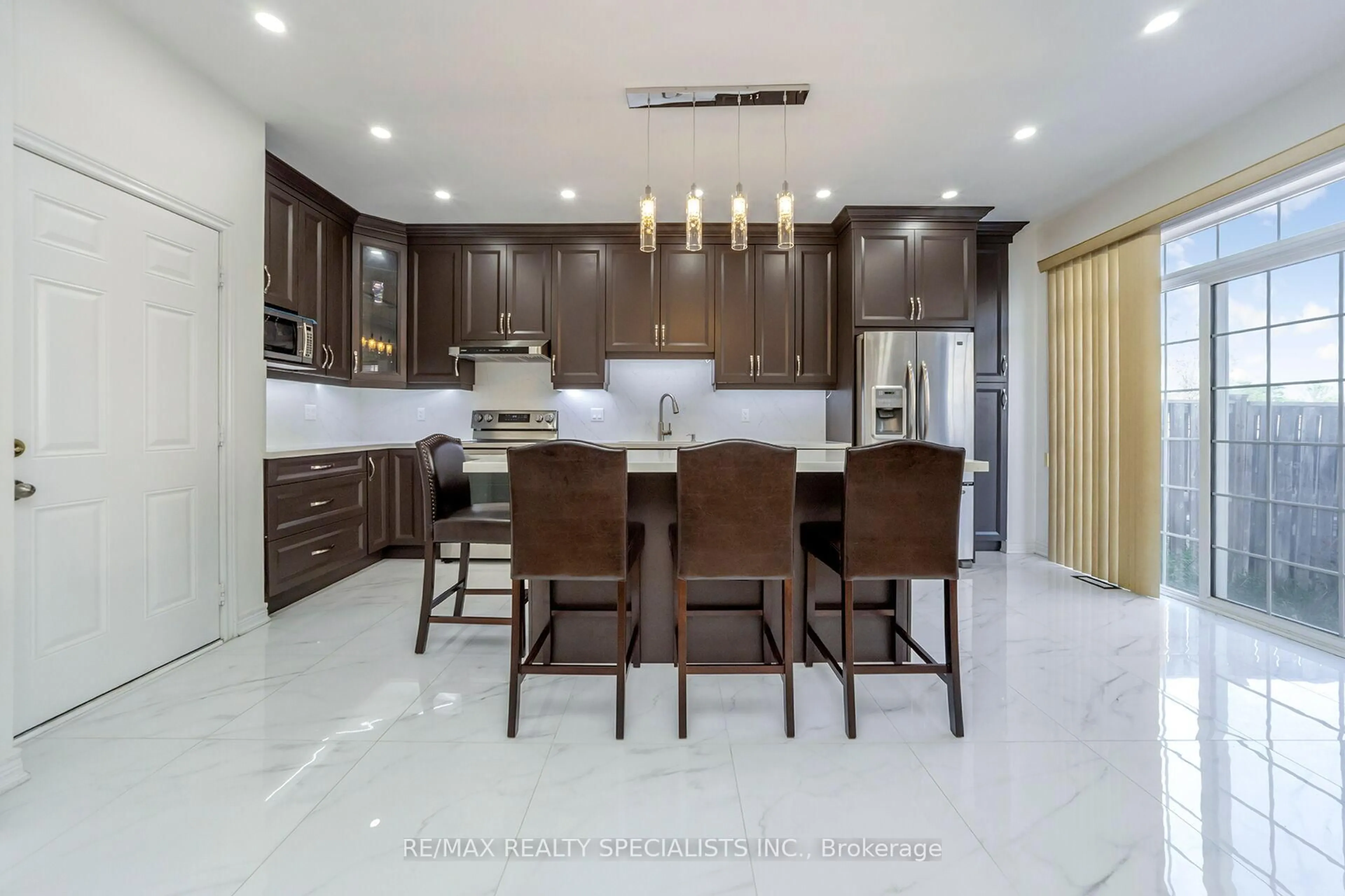 Open concept kitchen, ceramic/tile floor for 45 Prudhomme Dr, Brampton Ontario L6R 0G9