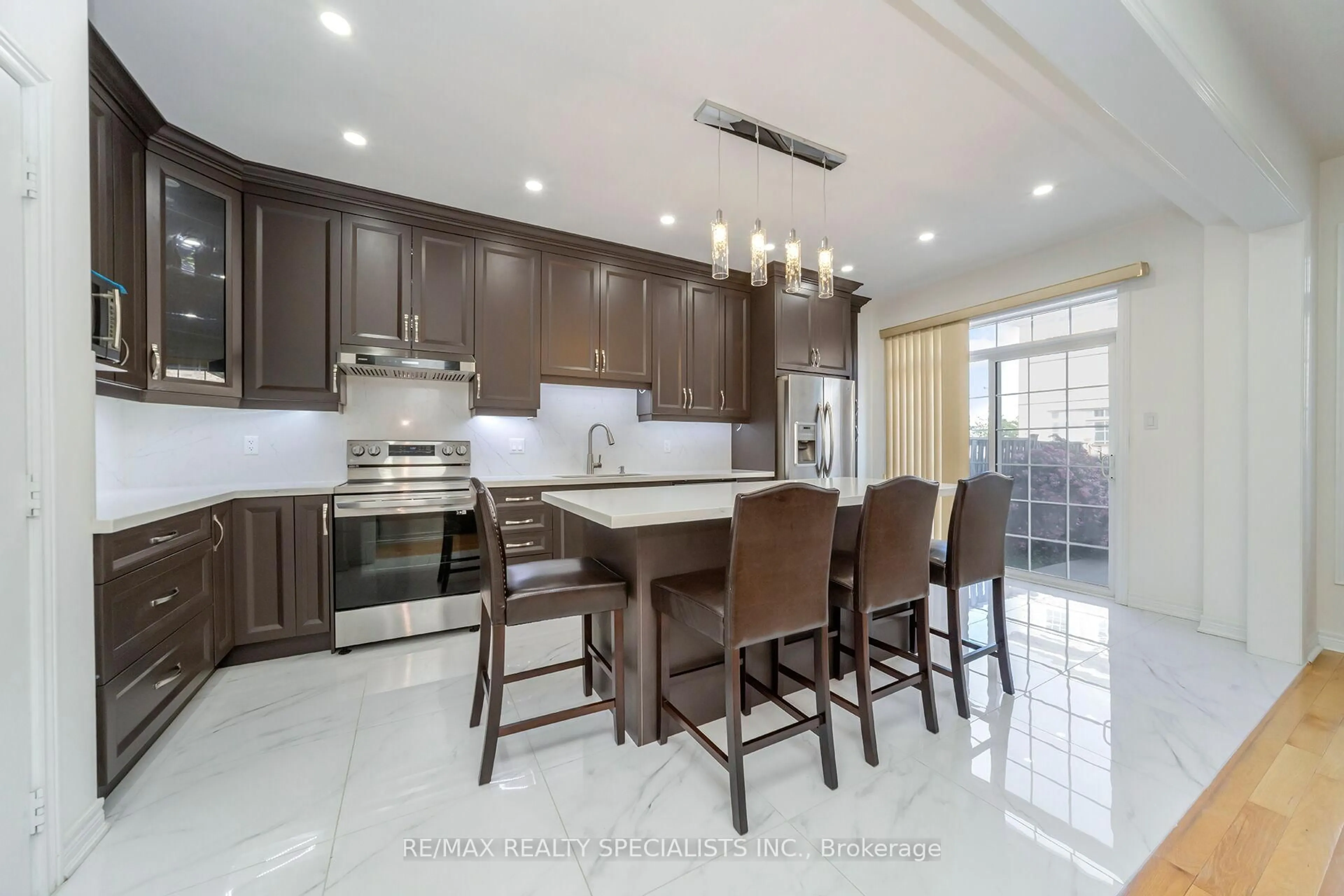 Open concept kitchen, ceramic/tile floor for 45 Prudhomme Dr, Brampton Ontario L6R 0G9