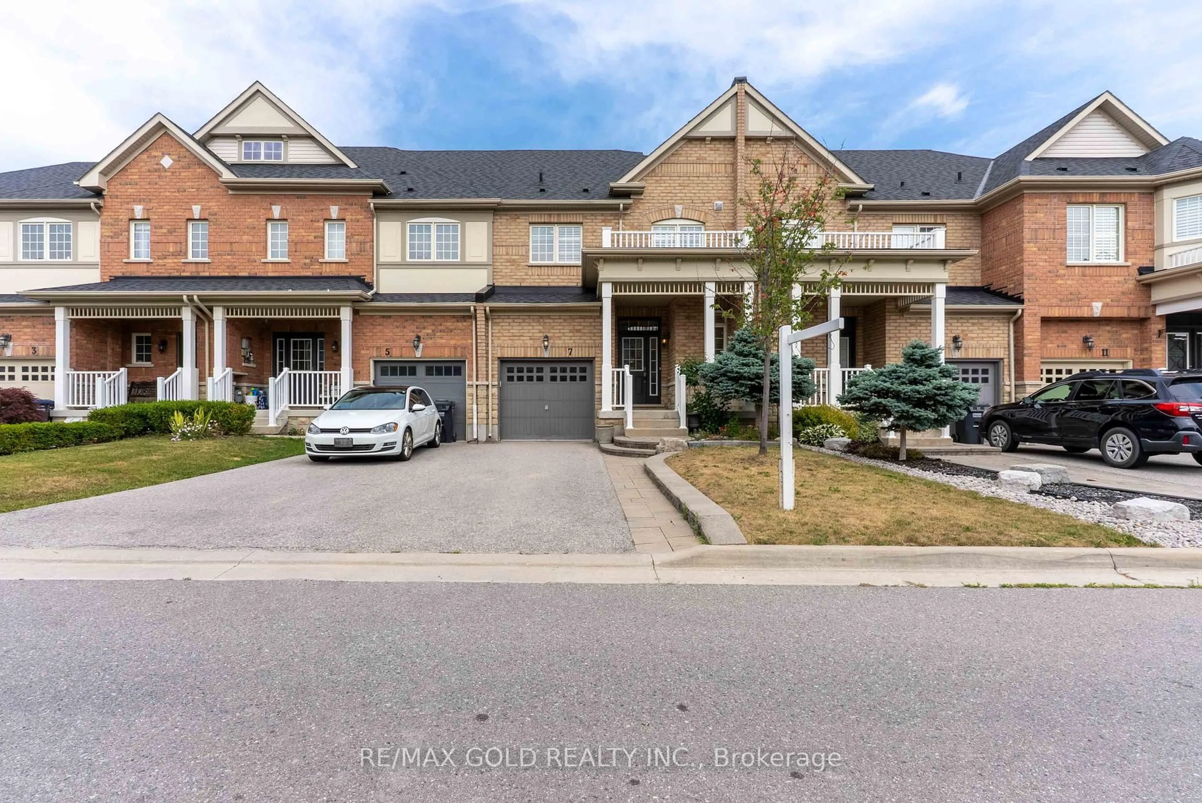 Home with brick exterior material, street for 7 Mccardy Crt, Caledon Ontario L7C 3X1