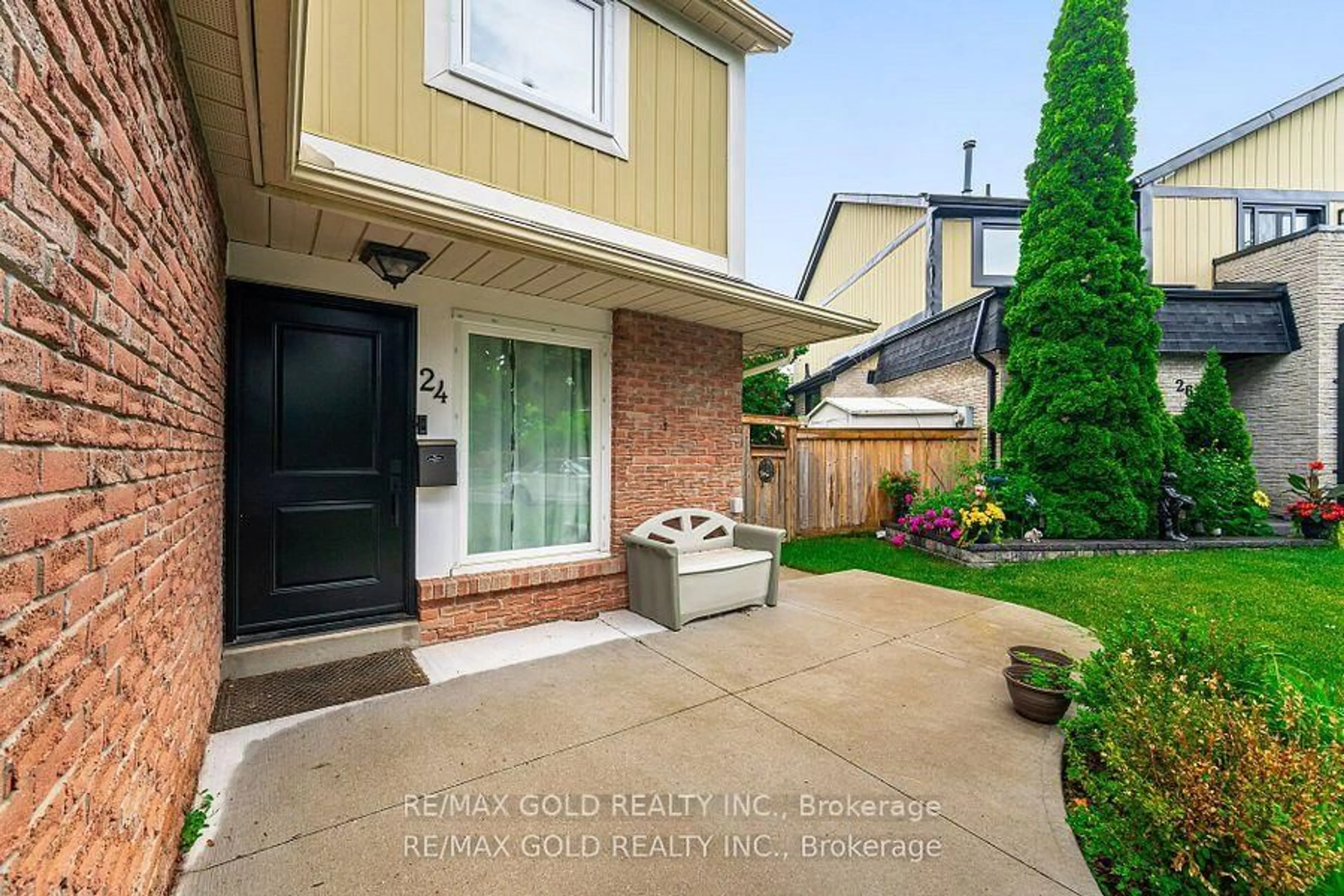 Home with brick exterior material, street for 24 Terry Hill, Brampton Ontario L6Z 1N1