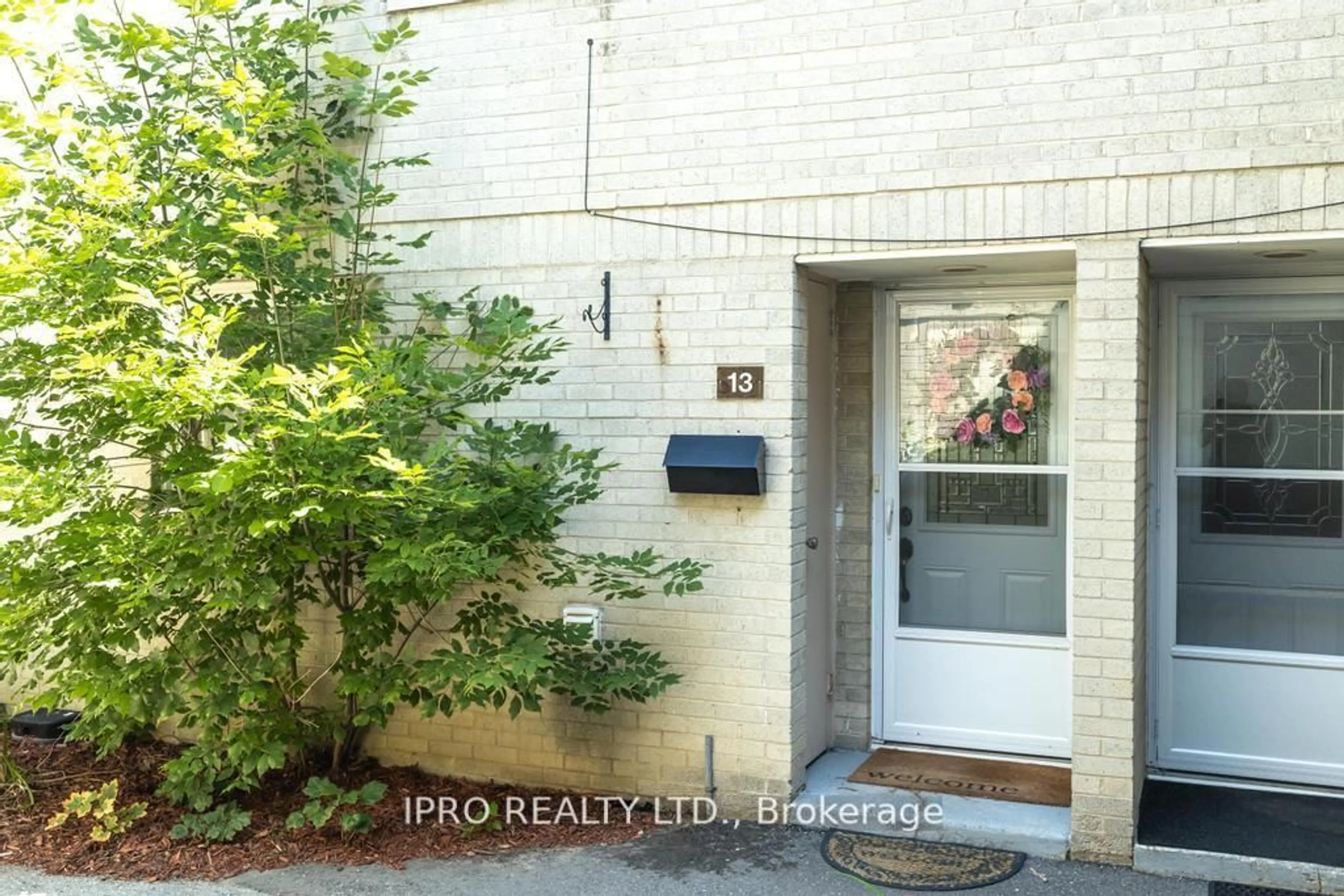 Indoor entryway for 23 Four Winds Dr #13, Toronto Ontario M3J 1K7