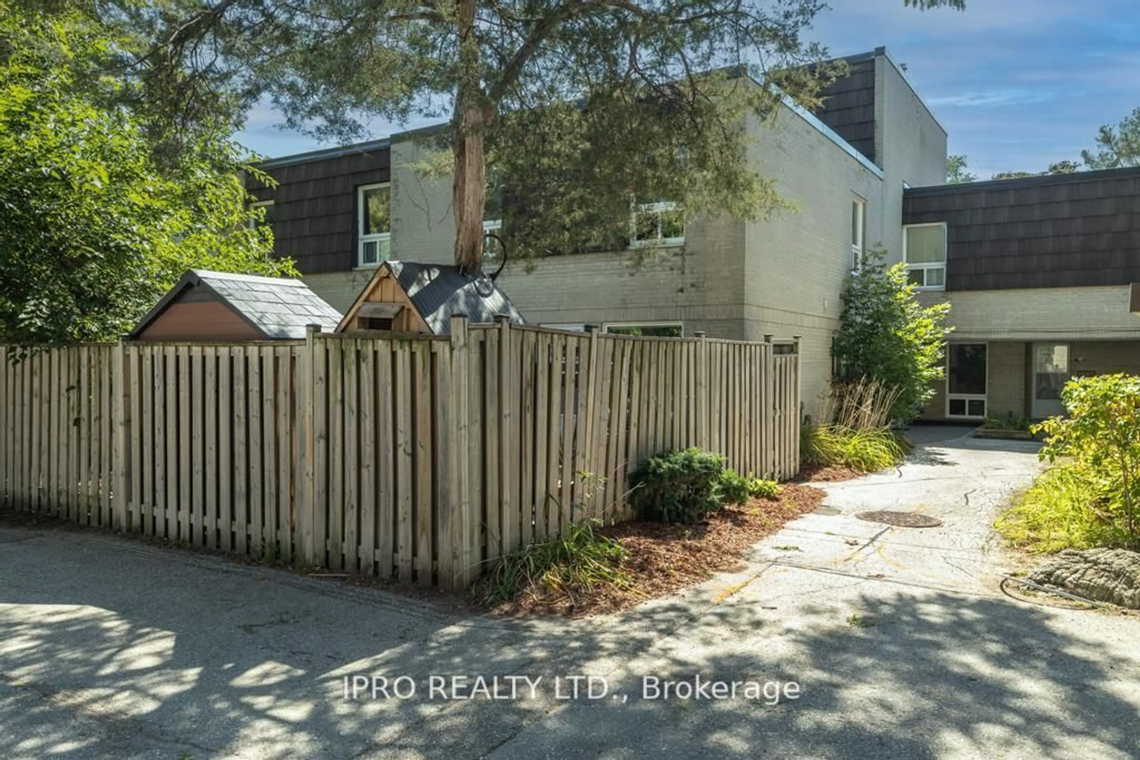 Patio, street for 23 Four Winds Dr #13, Toronto Ontario M3J 1K7