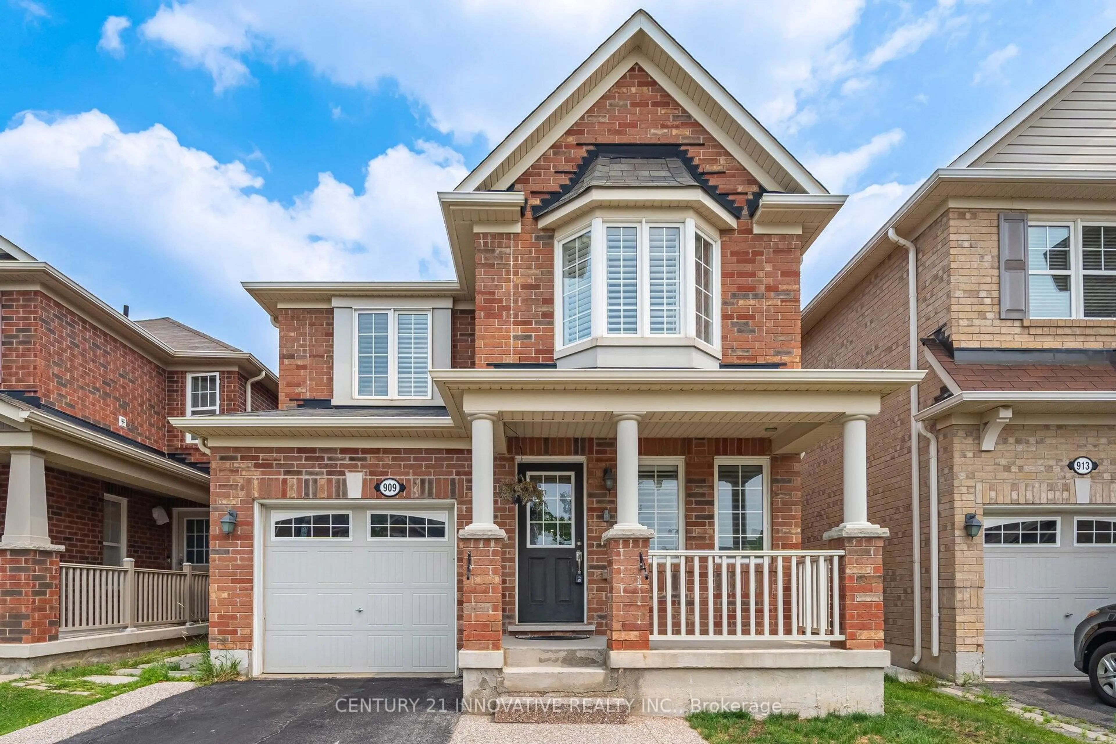 Home with brick exterior material, street for 909 Asleton Blvd, Milton Ontario L9T 8R9