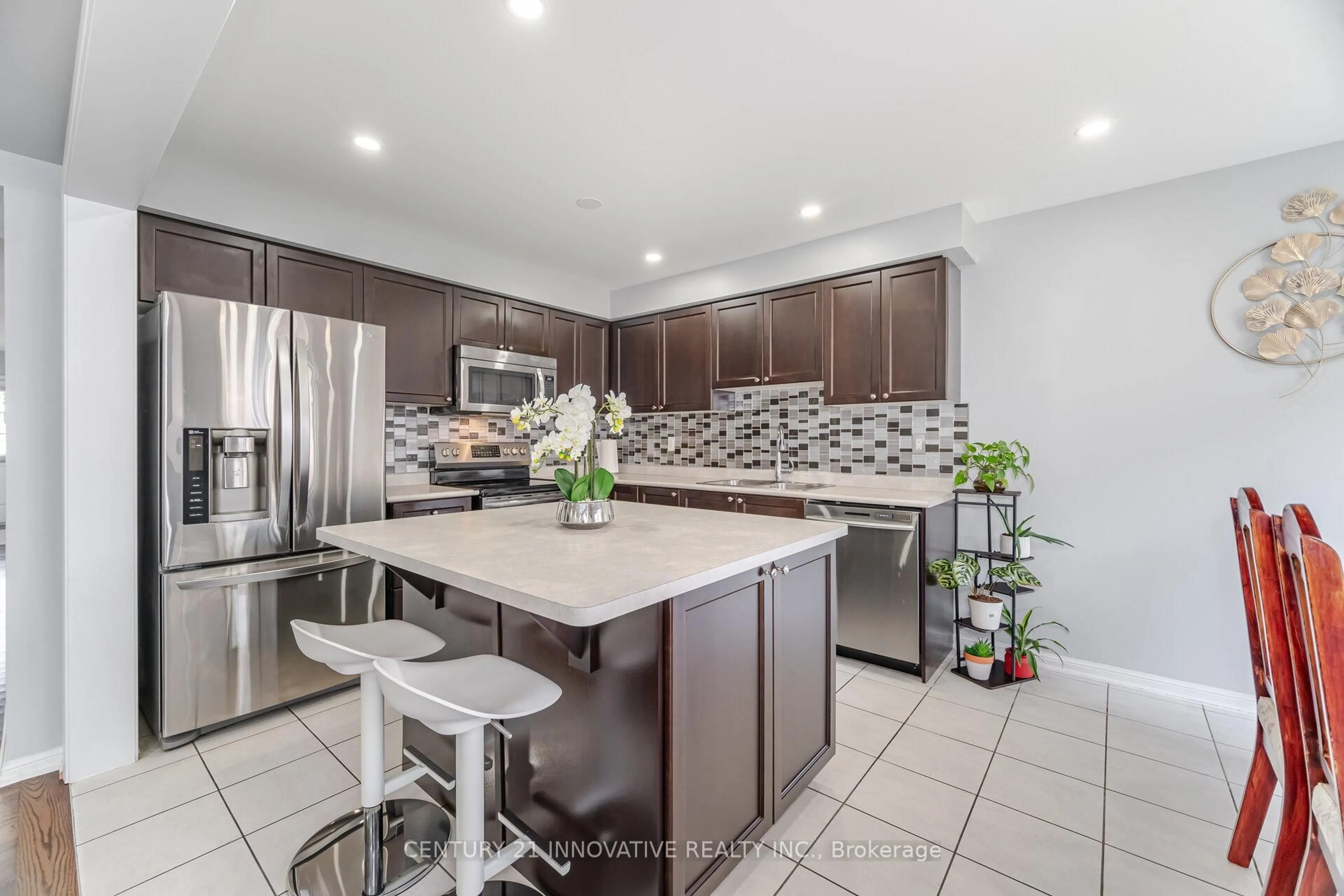 Contemporary kitchen, ceramic/tile floor for 909 Asleton Blvd, Milton Ontario L9T 8R9