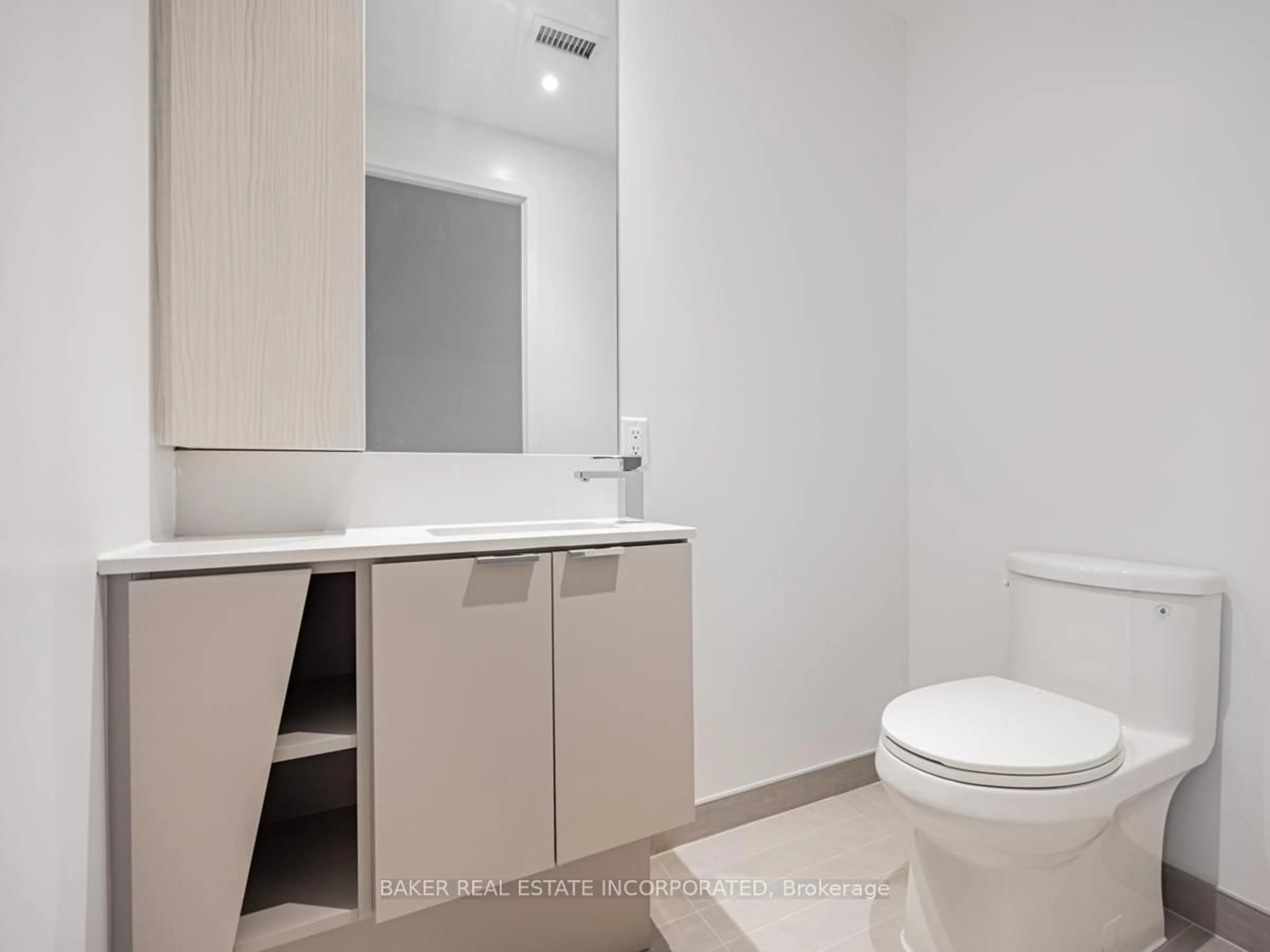 Standard bathroom, unknown for 407 Webb Dr, Mississauga Ontario L5B 0M4