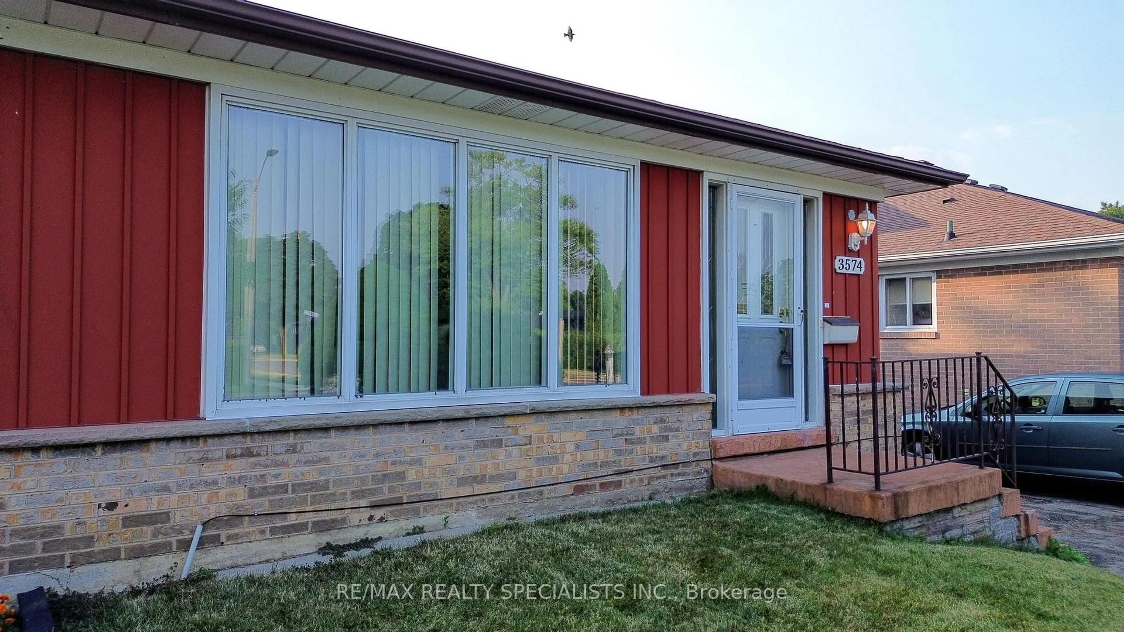 Home with vinyl exterior material, street for 3574 Haven Glenn, Mississauga Ontario L4X 1X5