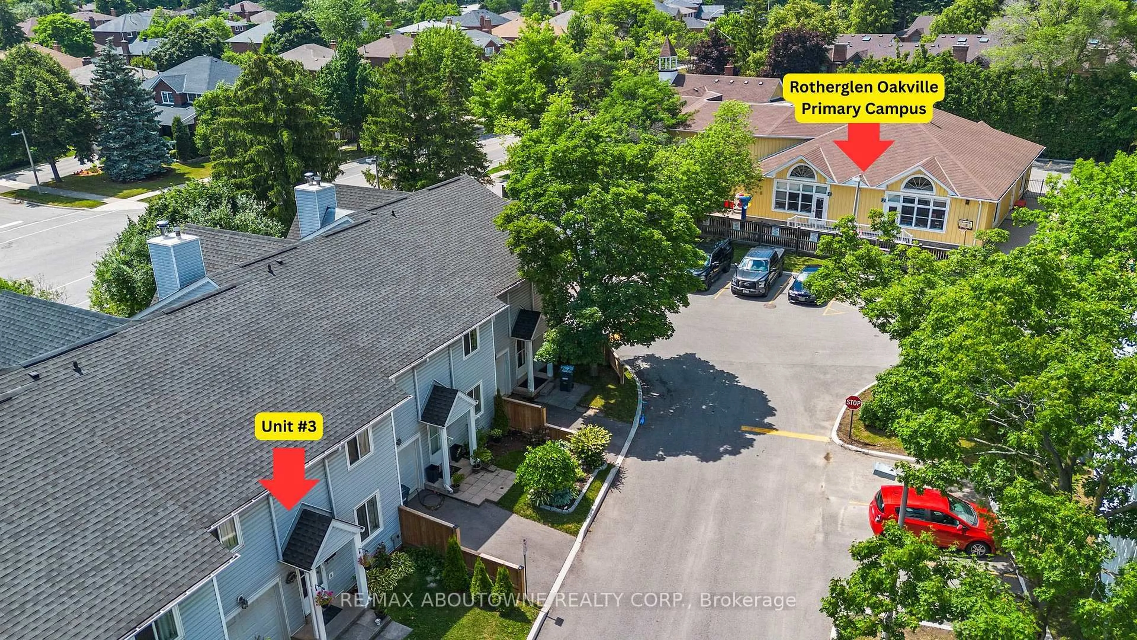 A pic from outside/outdoor area/front of a property/back of a property/a pic from drone, unknown for 2021 Sixth Line #3, Oakville Ontario L6H 4S2