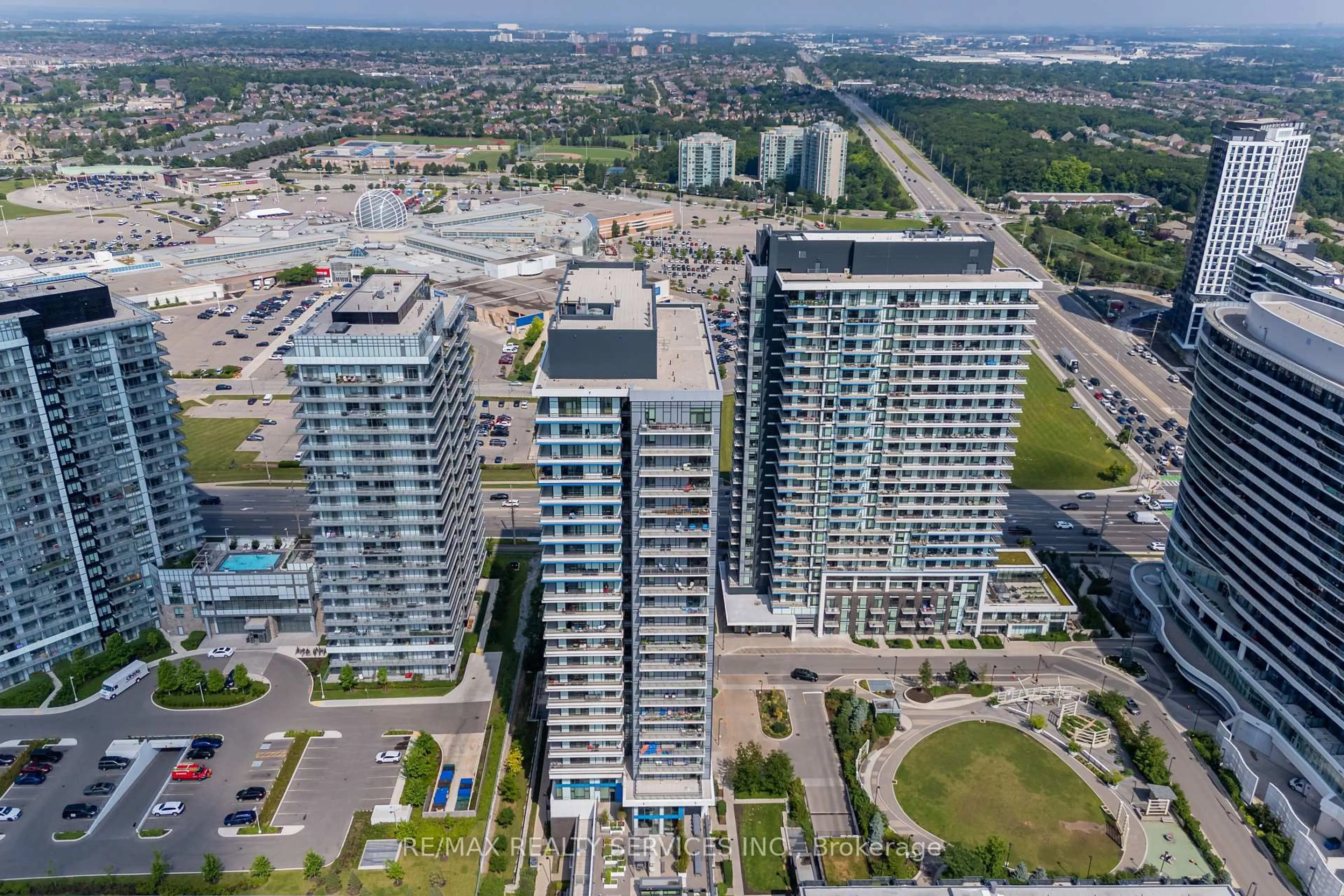 A pic from outside/outdoor area/front of a property/back of a property/a pic from drone, city buildings view from balcony for 2560 Eglinton Ave #503, Mississauga Ontario L5M 0Y3