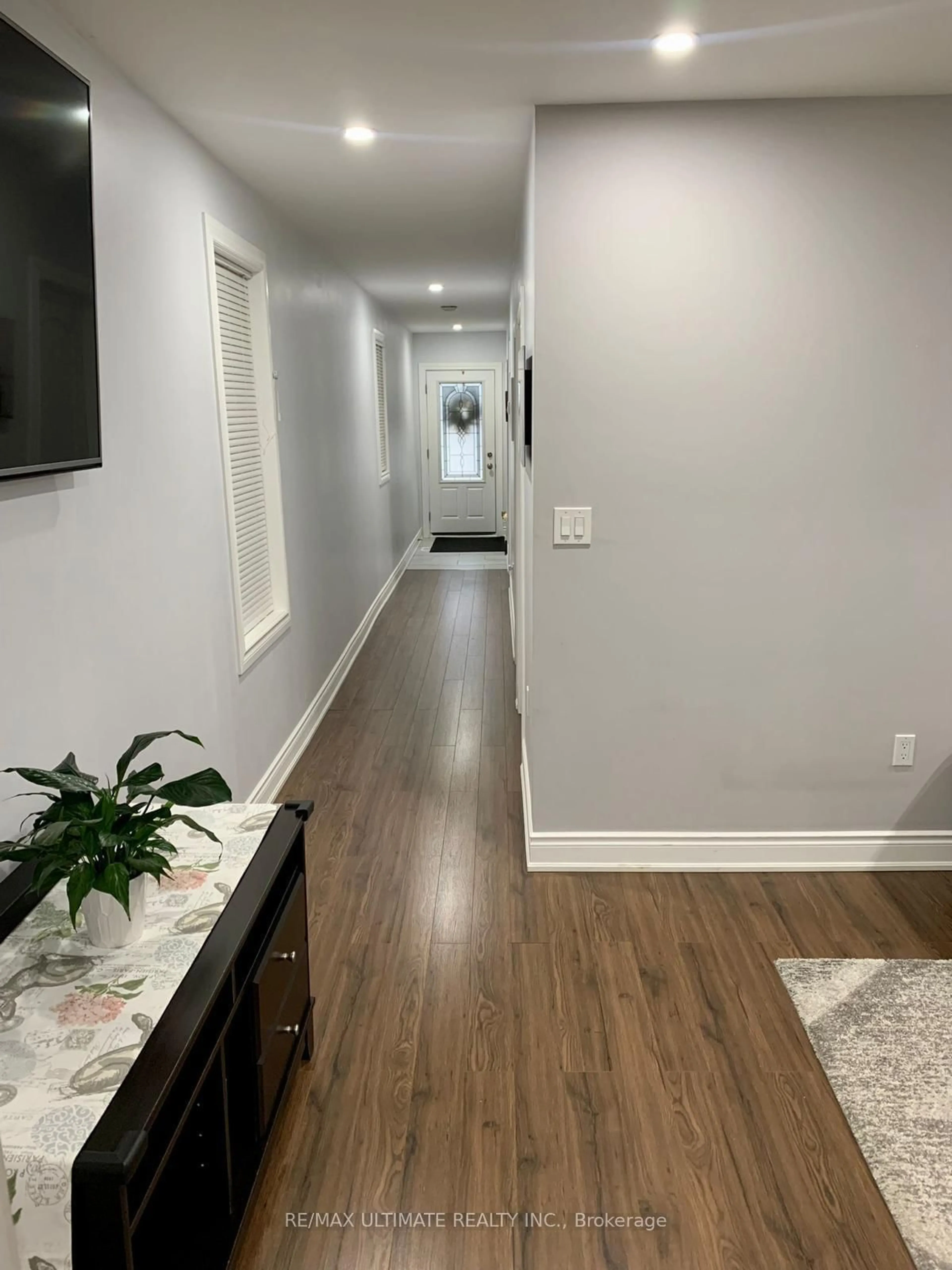 Indoor entryway for 59 Cameron Ave, Toronto Ontario M2N 1C9
