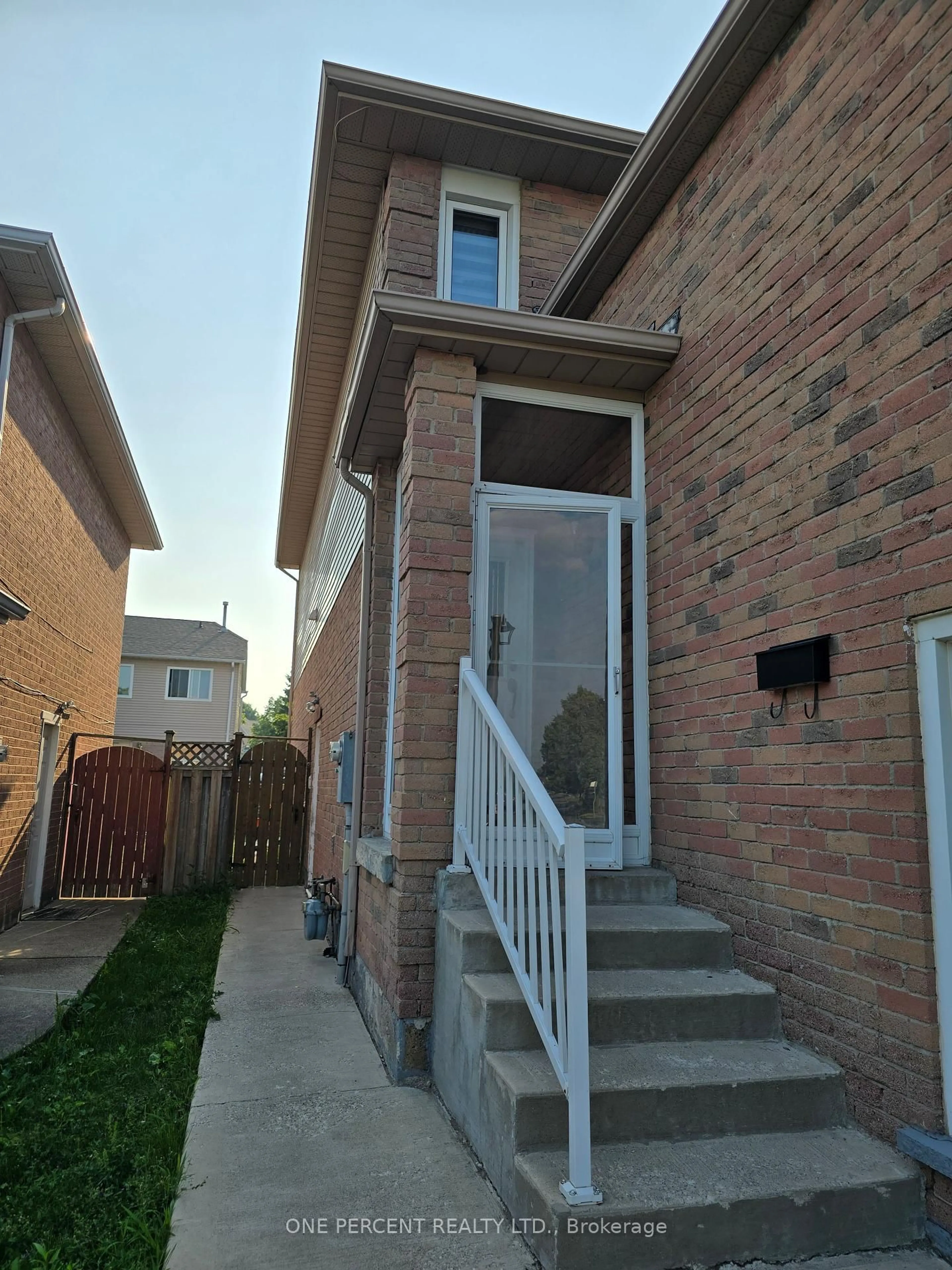 Home with brick exterior material, street for 52 Timberlane Dr, Brampton Ontario L6Y 4B6