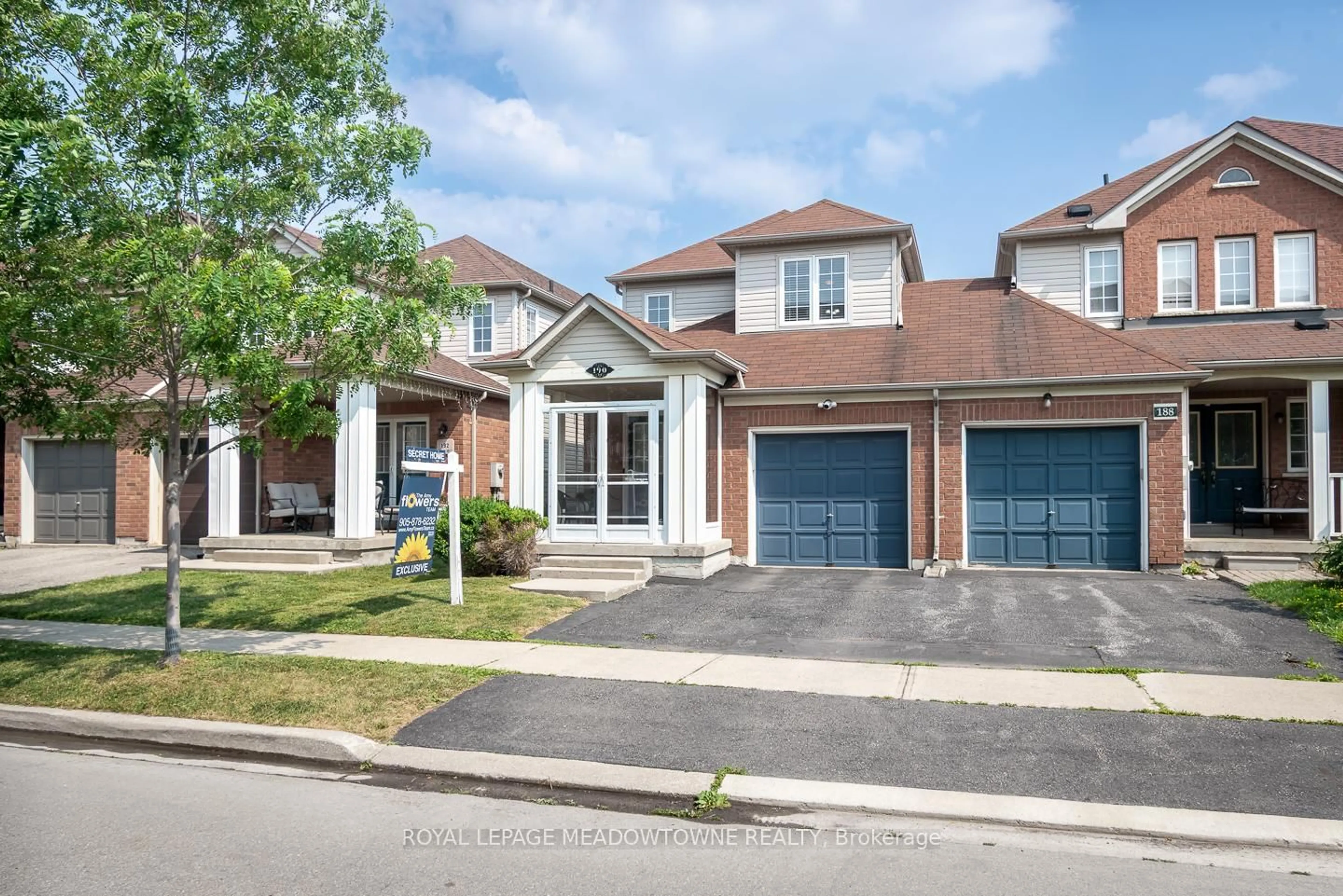 Home with brick exterior material, street for 190 Hampshire Way, Milton Ontario L9T 6B9