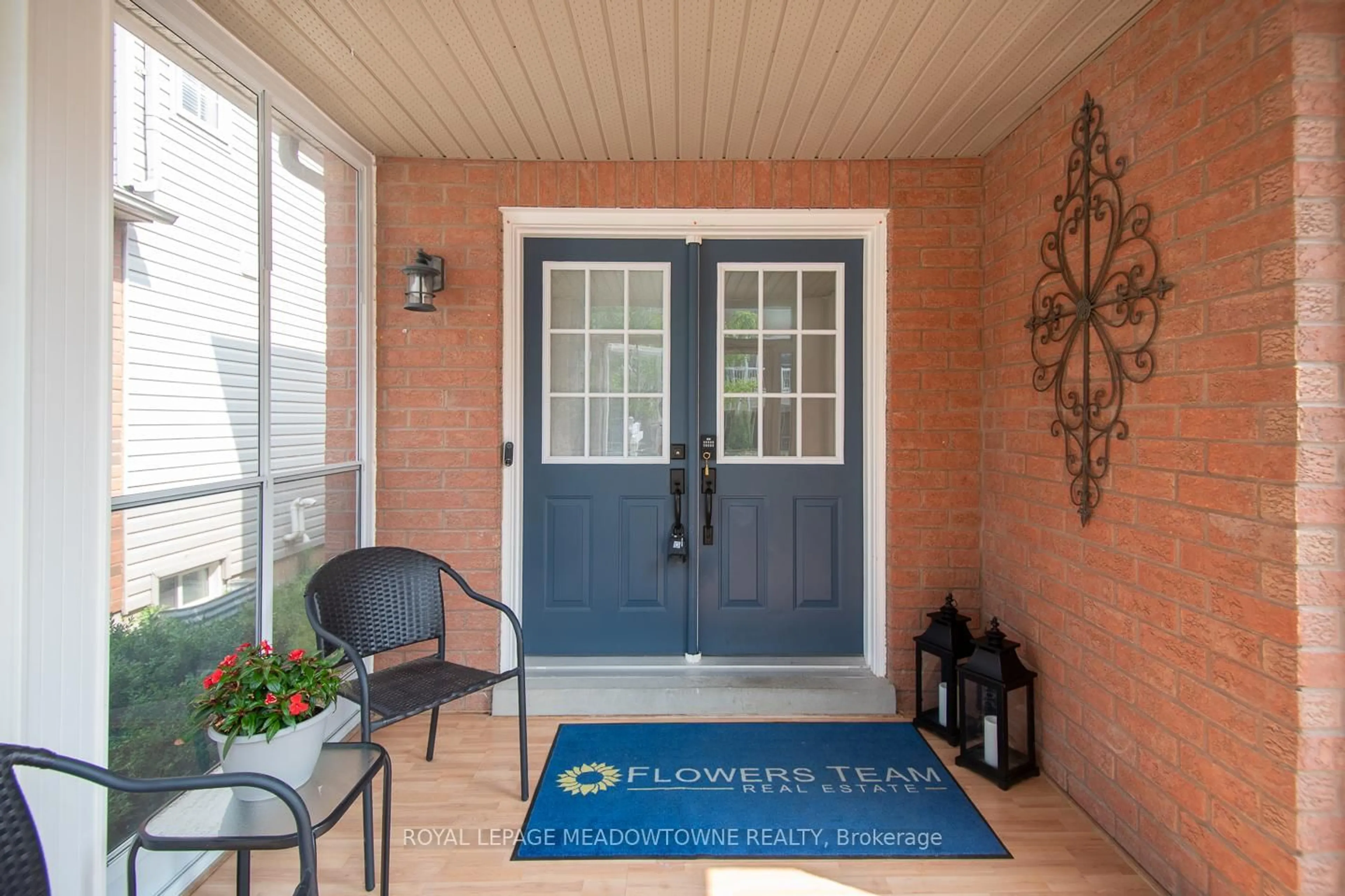 Indoor entryway for 190 Hampshire Way, Milton Ontario L9T 6B9