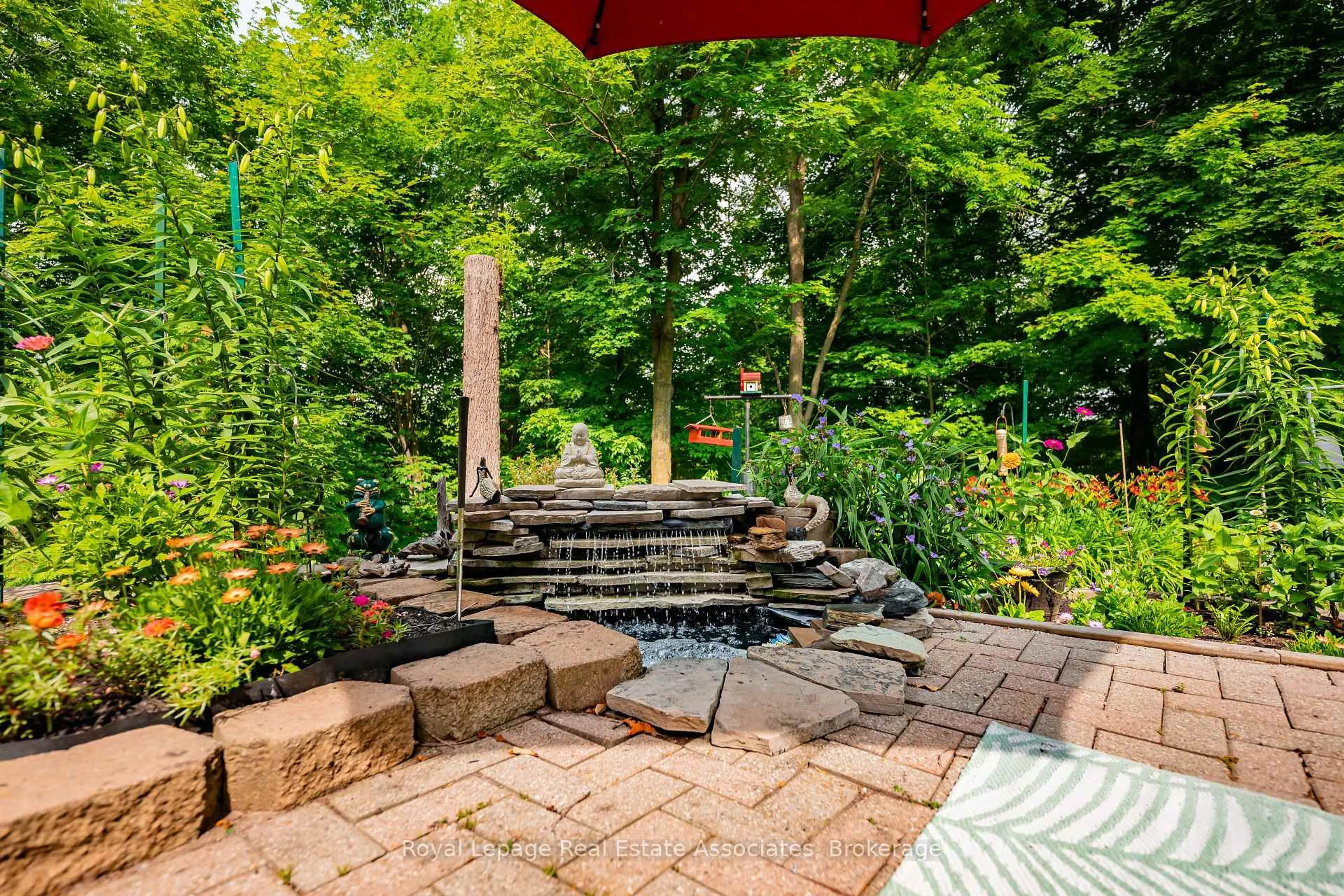 Patio, water/lake/river/ocean view for 10 Prince St, Halton Hills Ontario L7G 2X2