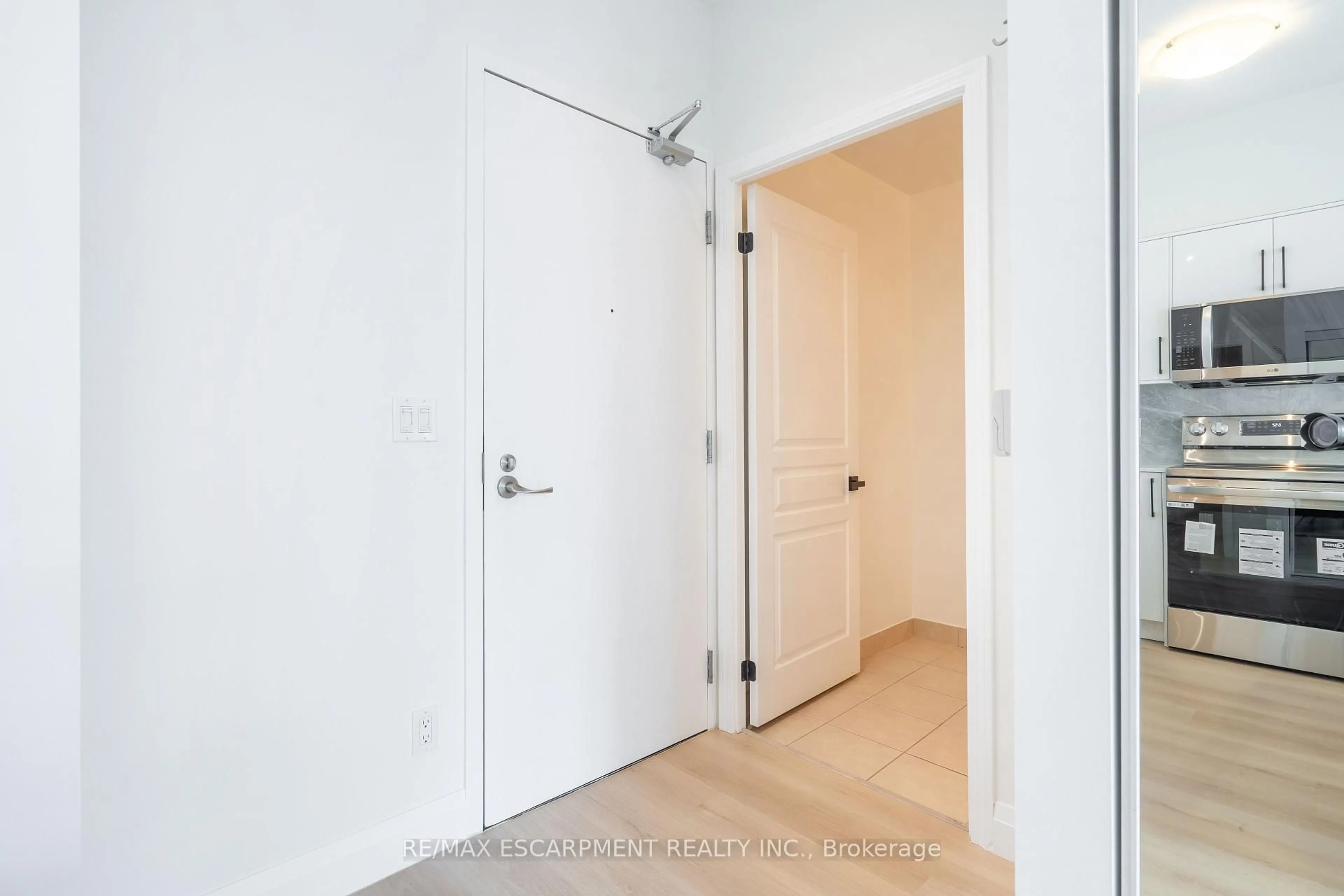 Unknown for 2230 Lake shore Blvd #303, Toronto Ontario M8V 0B2