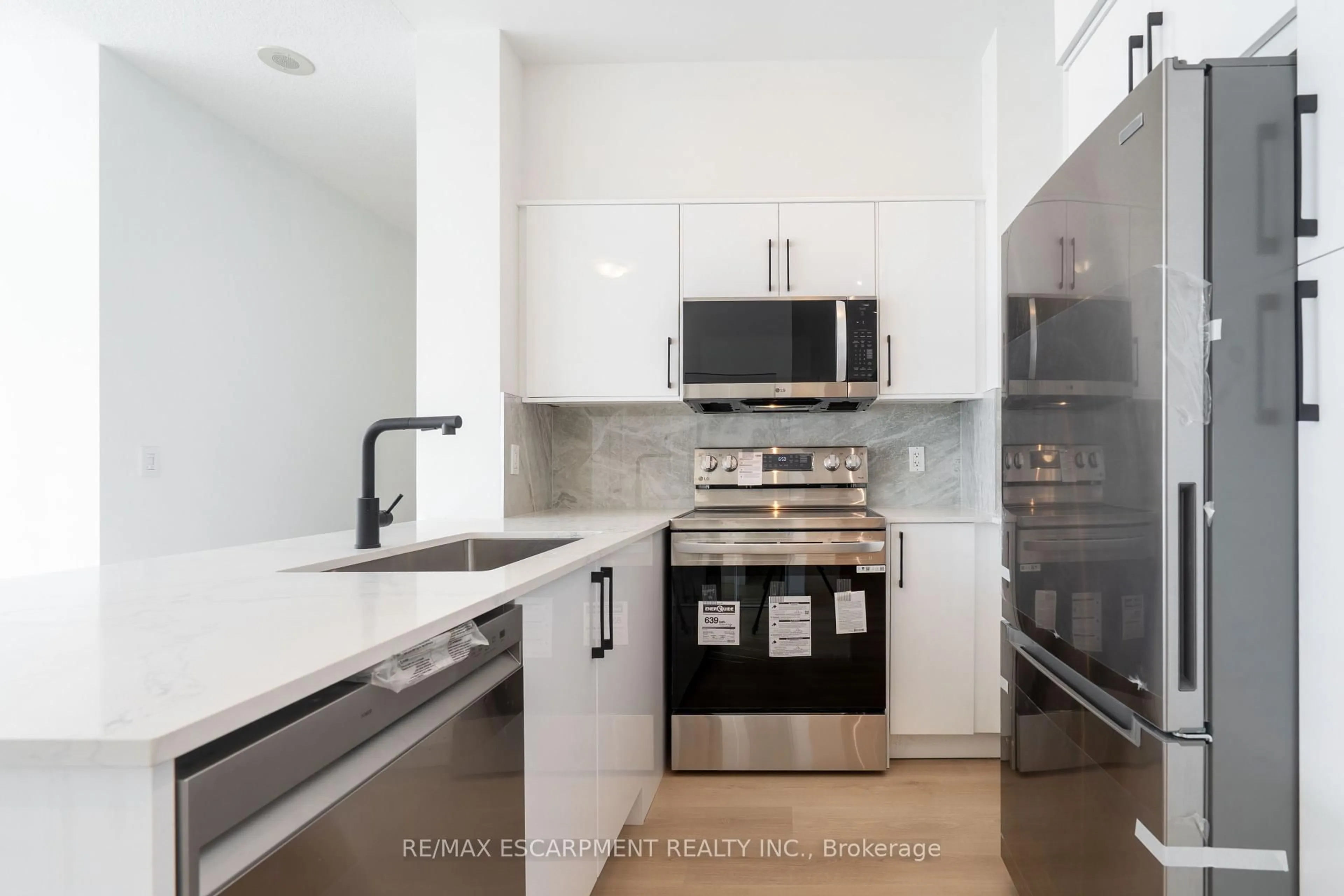 Unknown for 2230 Lake shore Blvd #303, Toronto Ontario M8V 0B2