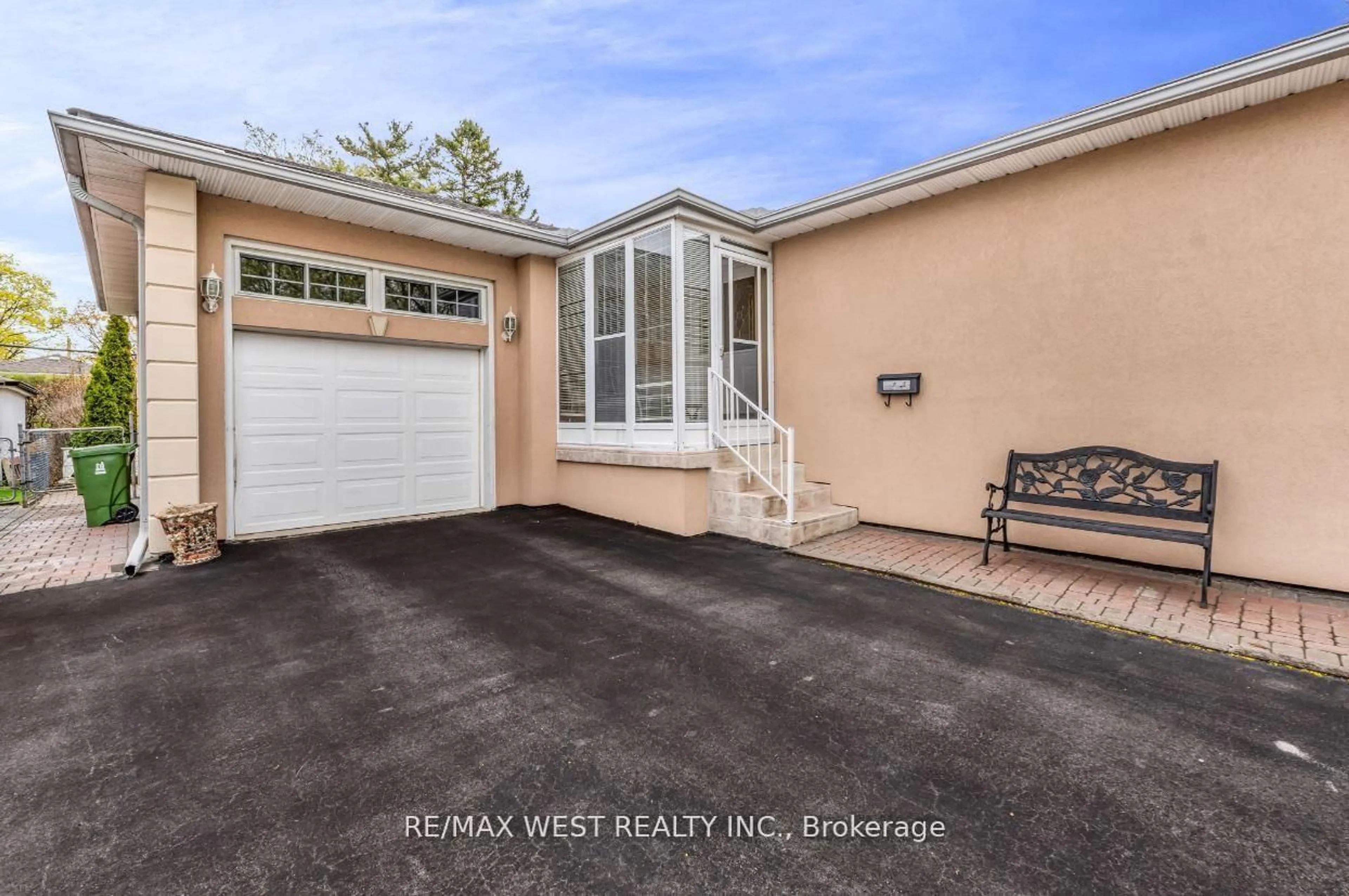Unknown for 15 Breadner Dr, Toronto Ontario M9R 3M3