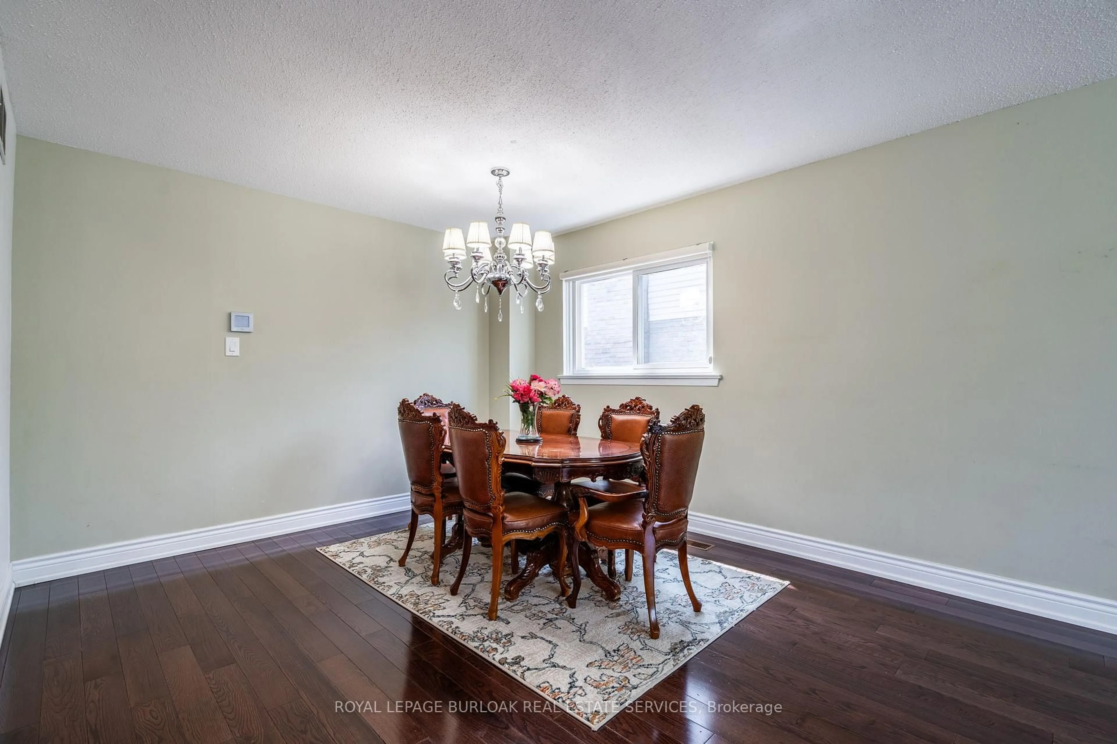 Dining room, wood/laminate floor for 2445 Cavendish Dr, Burlington Ontario L7P 3T7