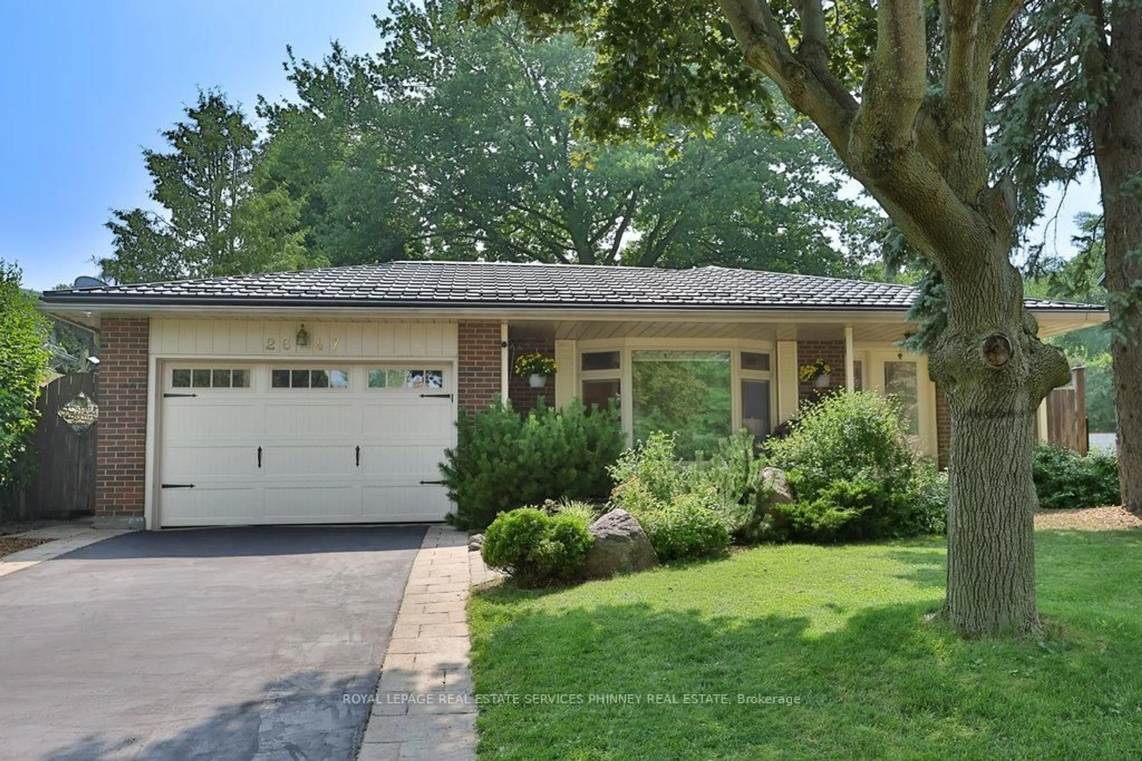 Home with brick exterior material, street for 2647 Misener Cres, Mississauga Ontario L5K 1M9