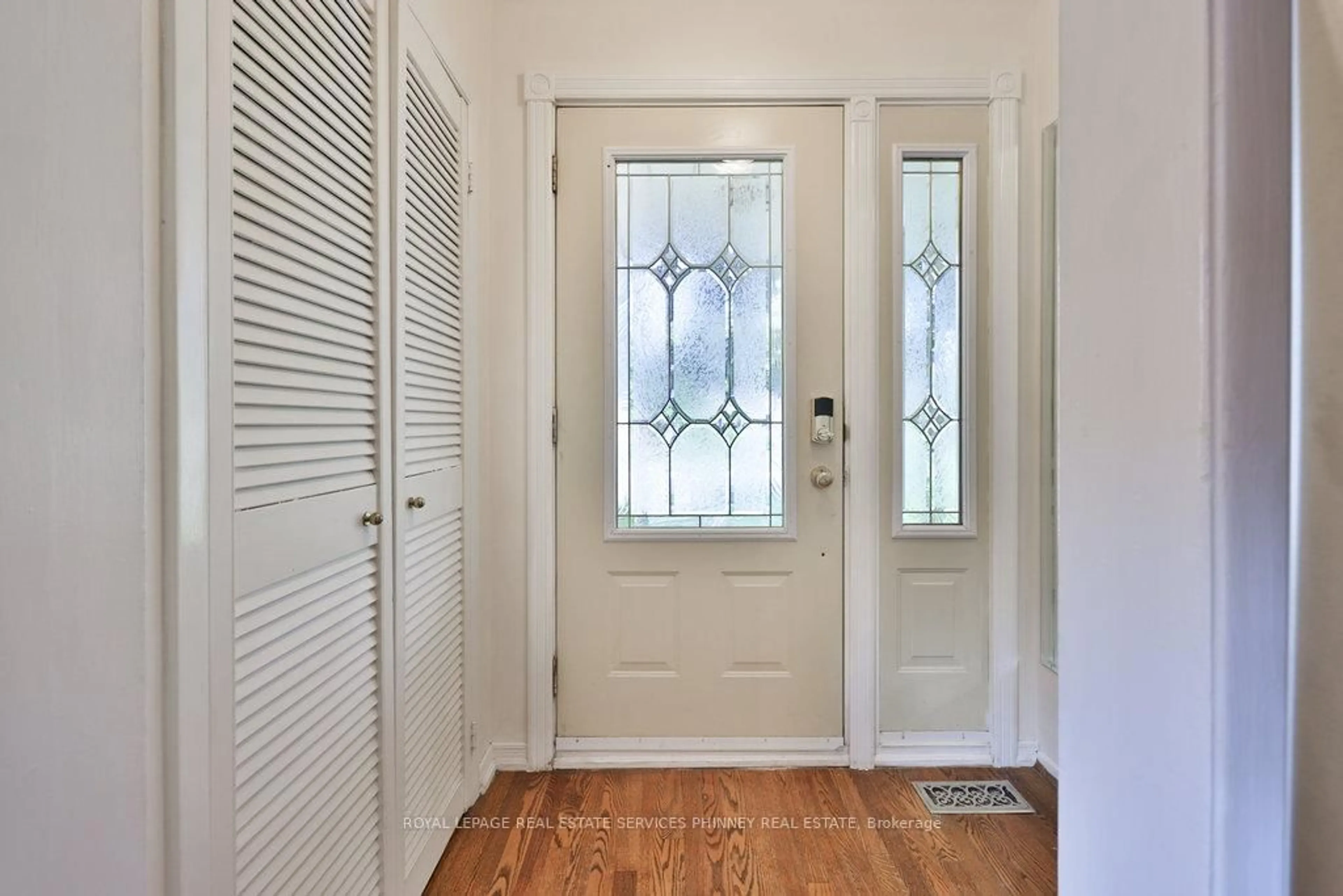 Indoor entryway for 2647 Misener Cres, Mississauga Ontario L5K 1M9