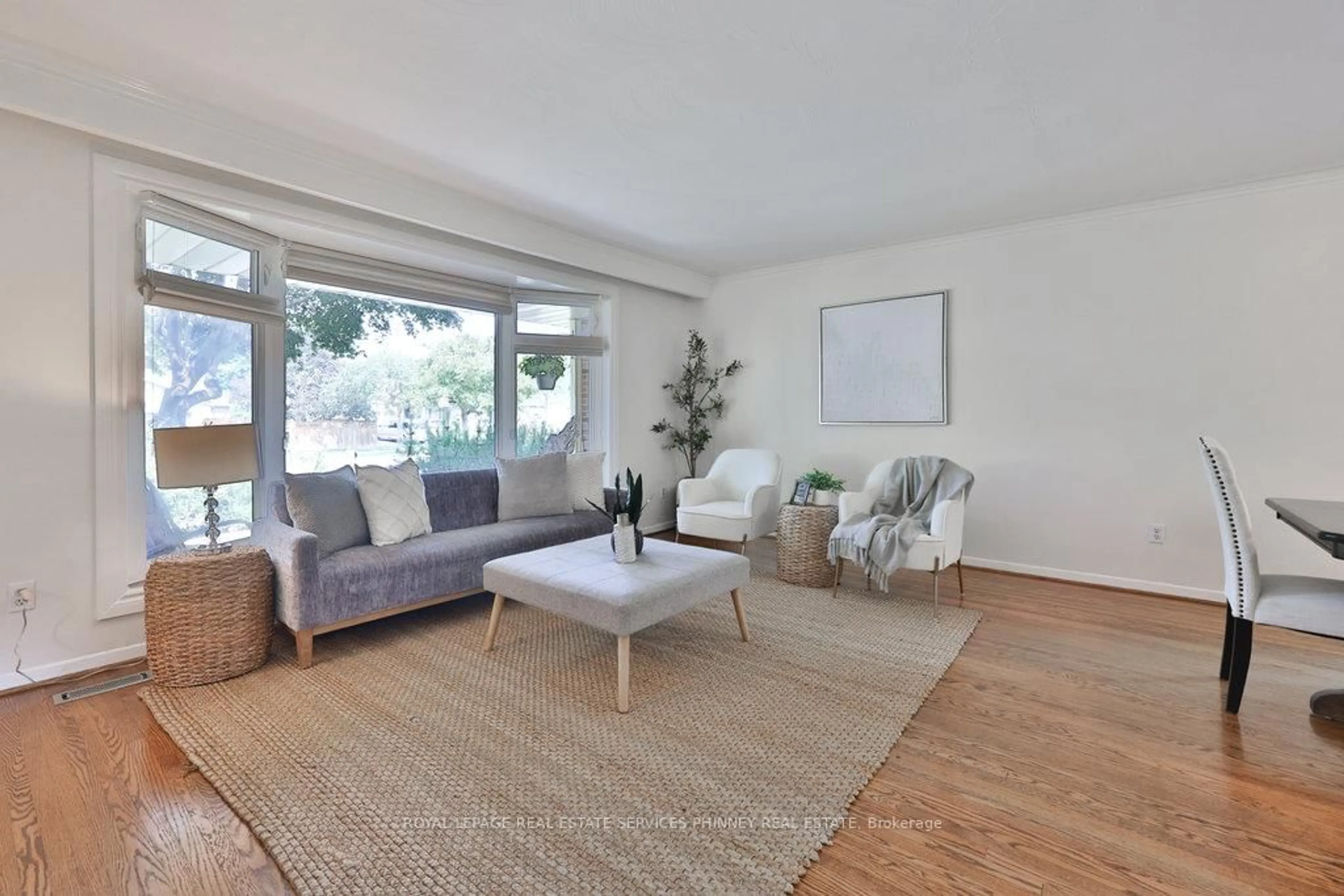 Living room with furniture, unknown for 2647 Misener Cres, Mississauga Ontario L5K 1M9