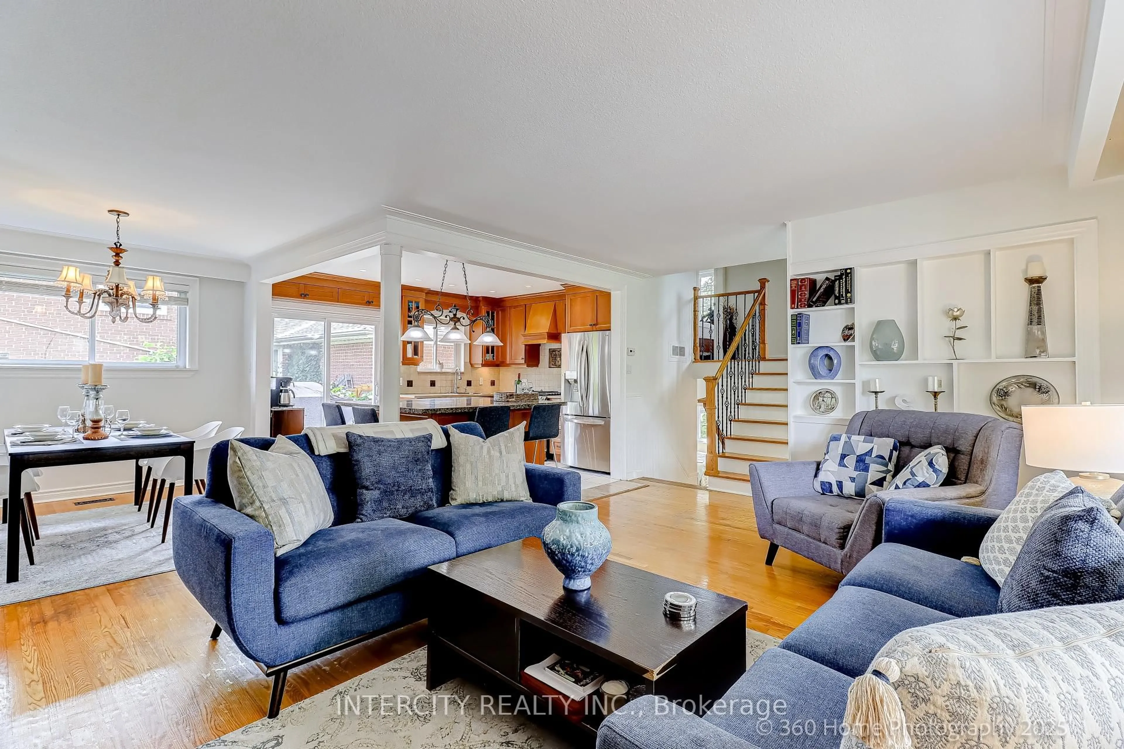 Living room with furniture, unknown for 44 Oxenden Cres, Toronto Ontario M9C 4H4