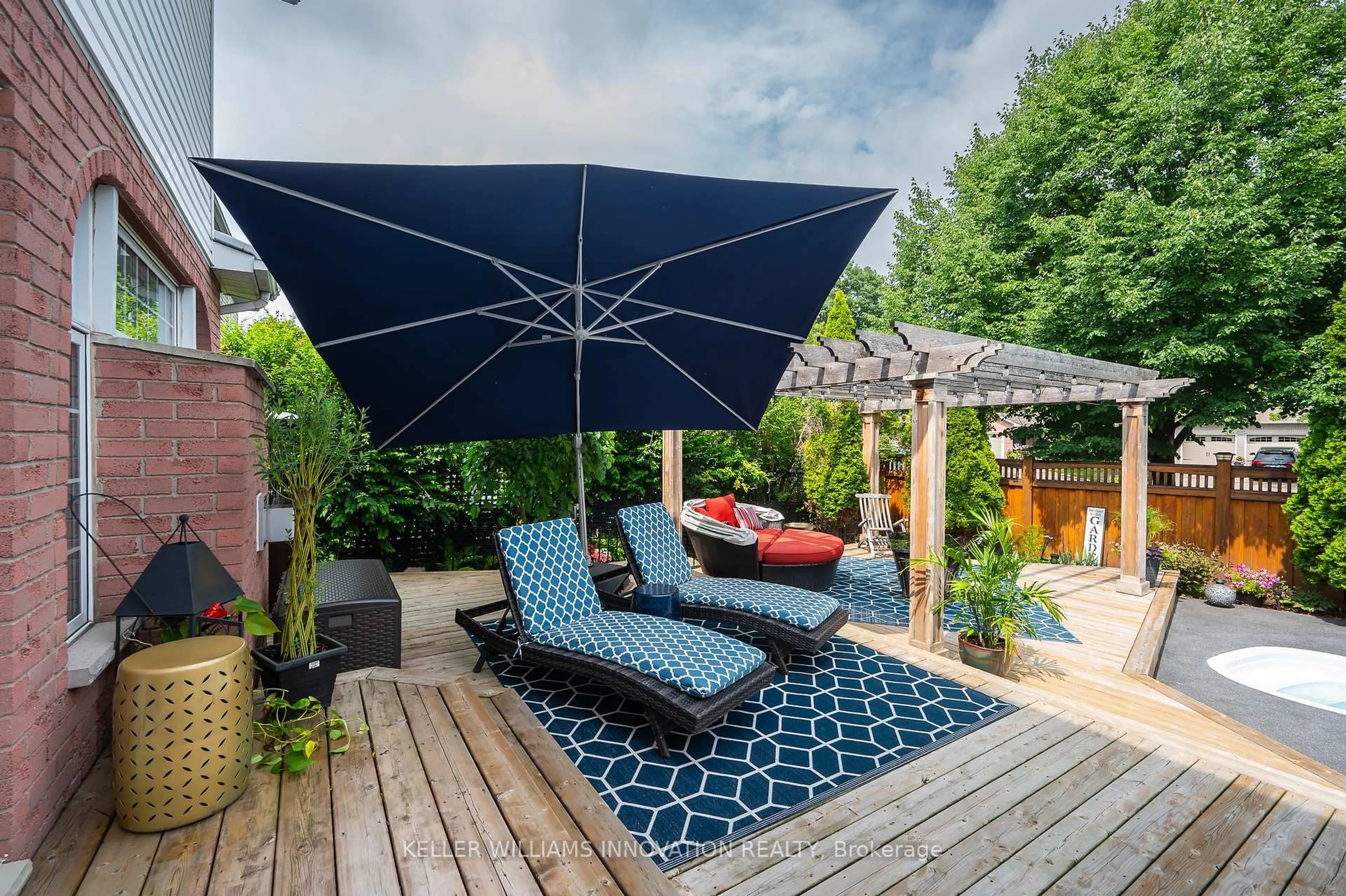 Patio, street for 2037 Waterbridge Dr, Burlington Ontario L7M 4G6