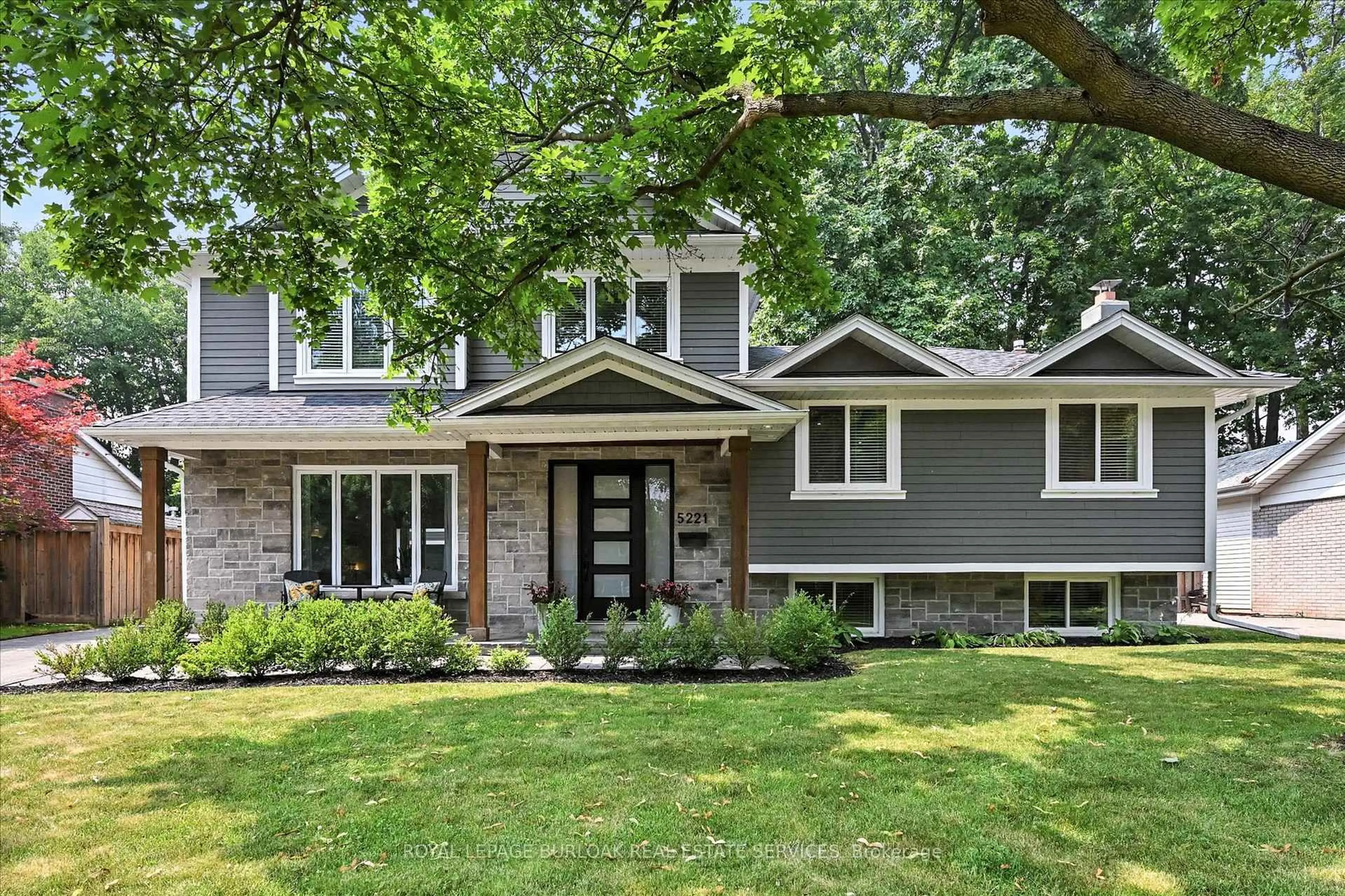 Home with brick exterior material, street for 5221 Meadowhill Rd, Burlington Ontario L7L 3K9