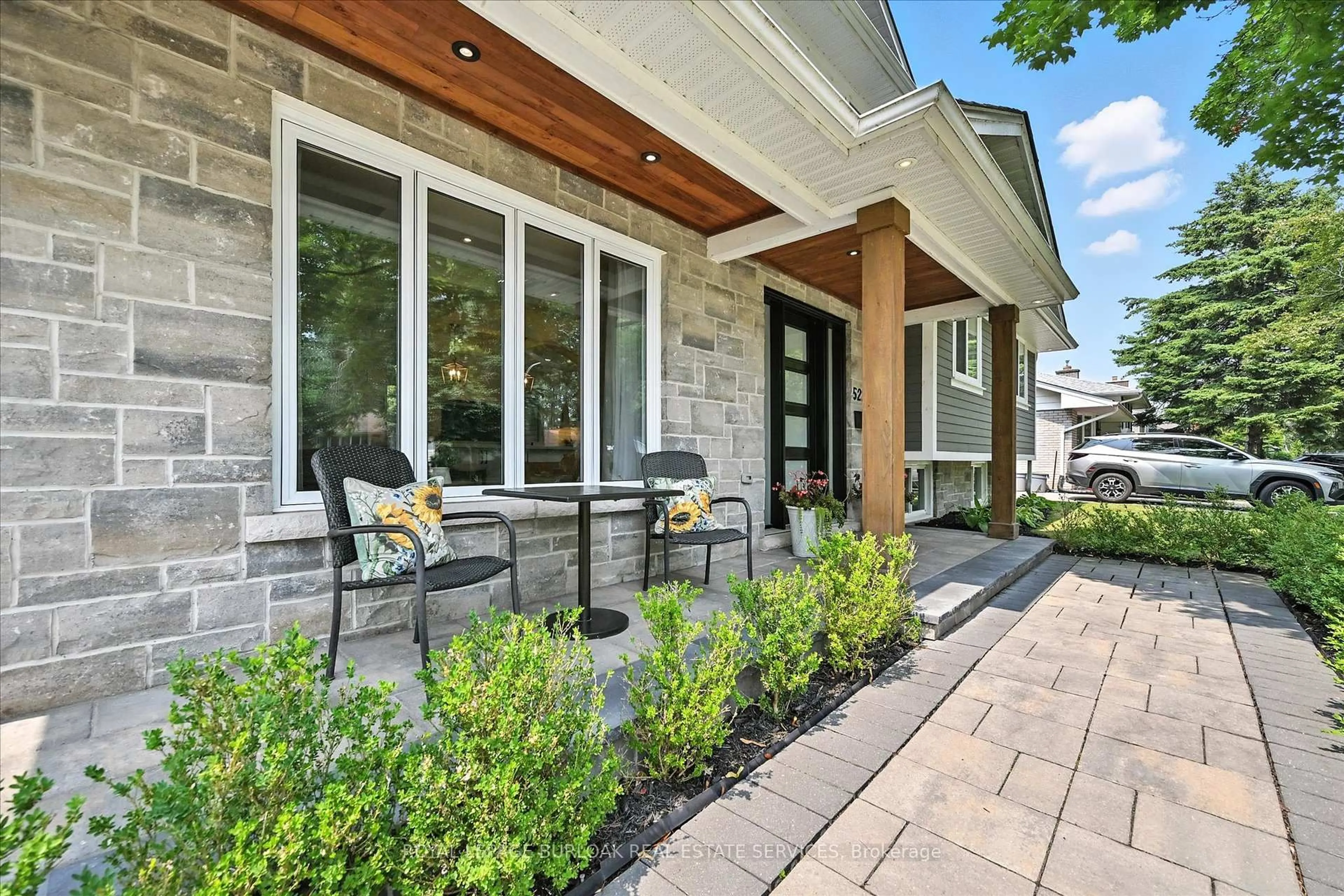Unknown for 5221 Meadowhill Rd, Burlington Ontario L7L 3K9