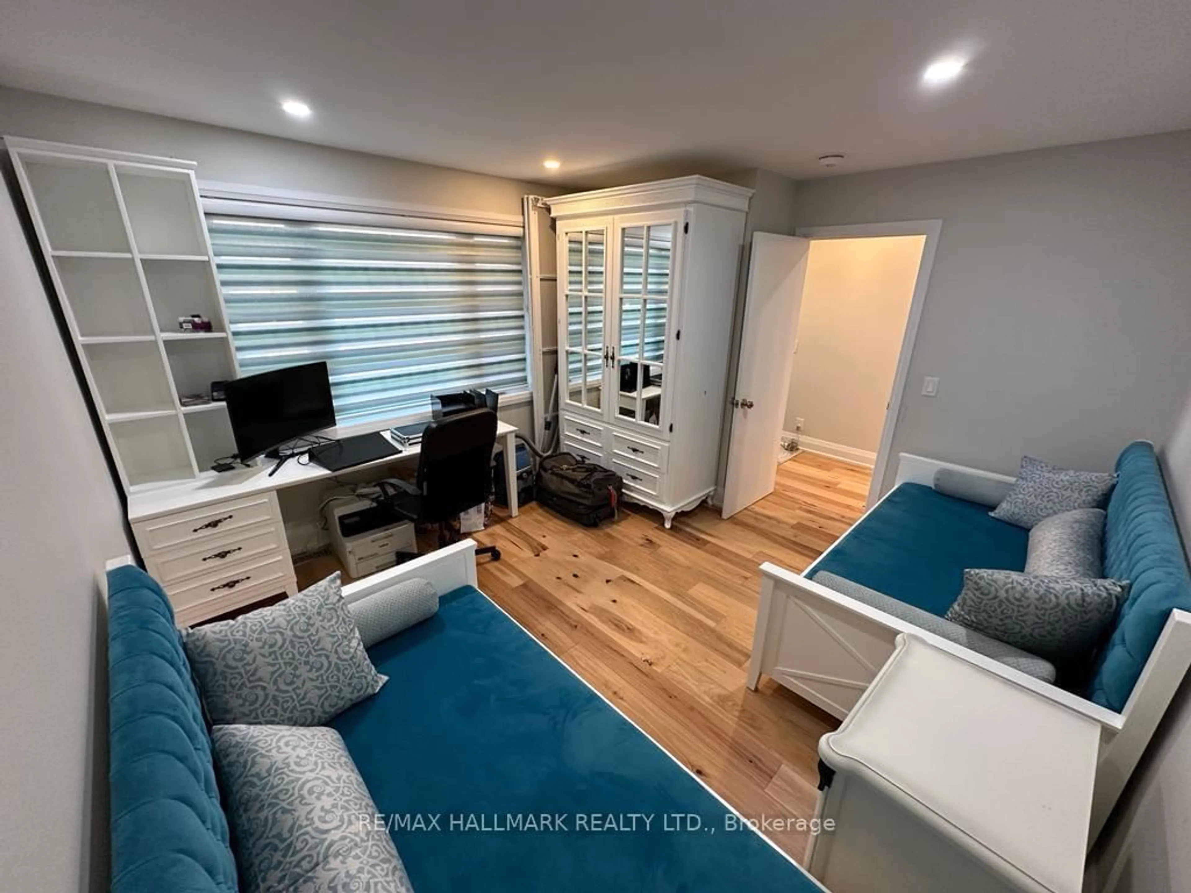 A pic of a room for 121 Home Rd, Toronto Ontario M3K 1M4