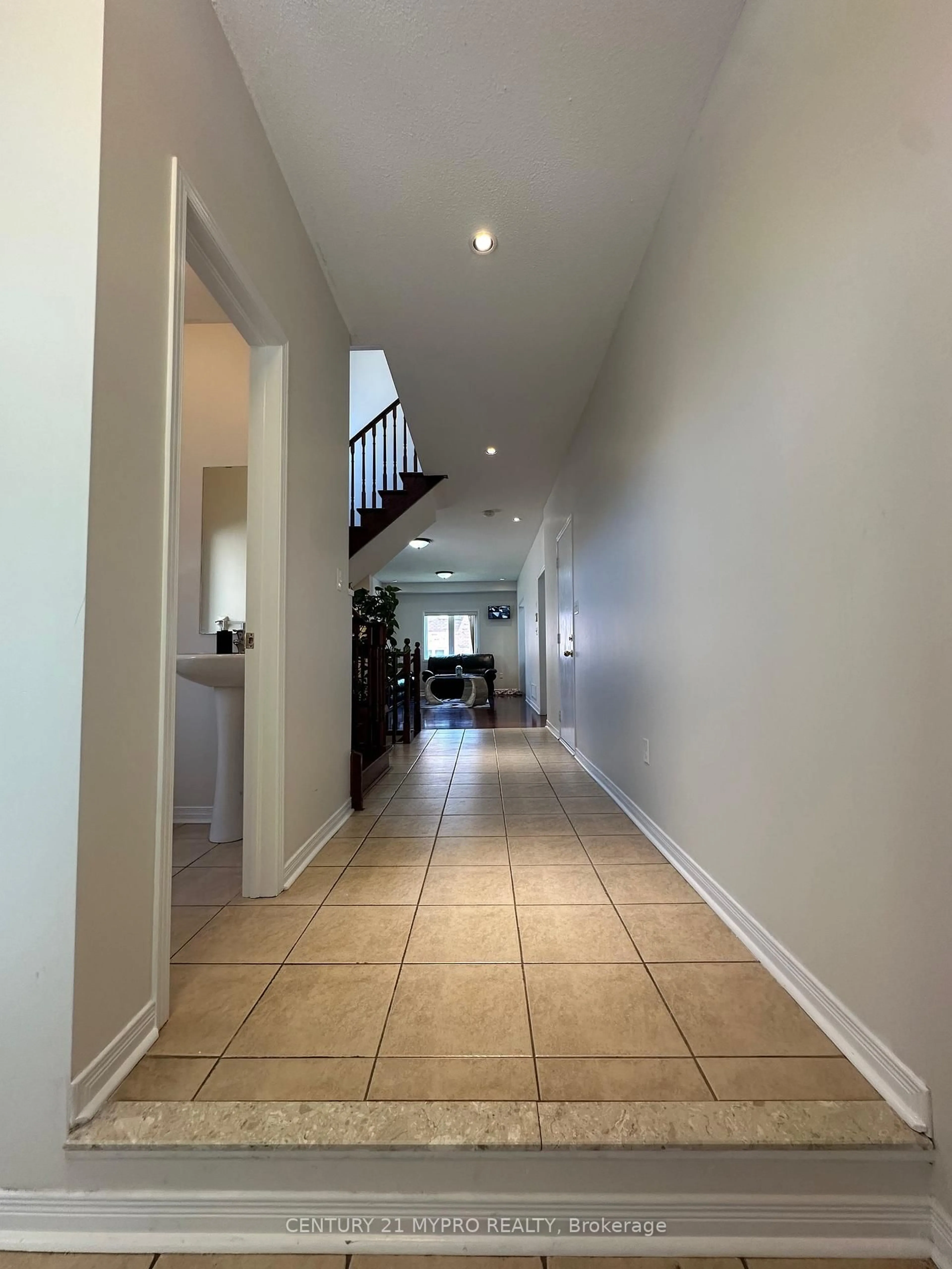 Indoor foyer for 37 Watchman Rd, Brampton Ontario L6P 2L6