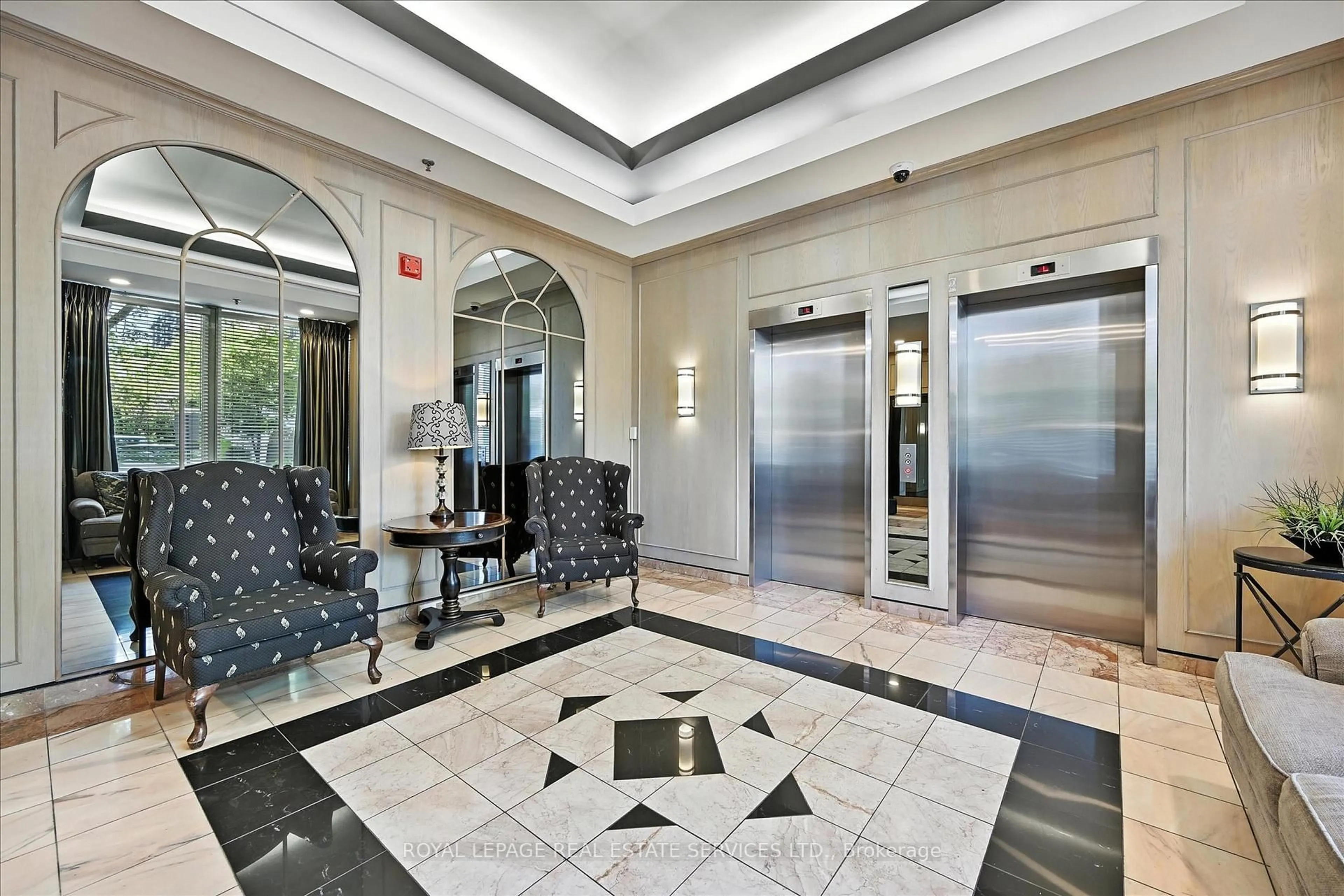 Lobby for 430 Pearl St #503, Burlington Ontario L7R 4J8